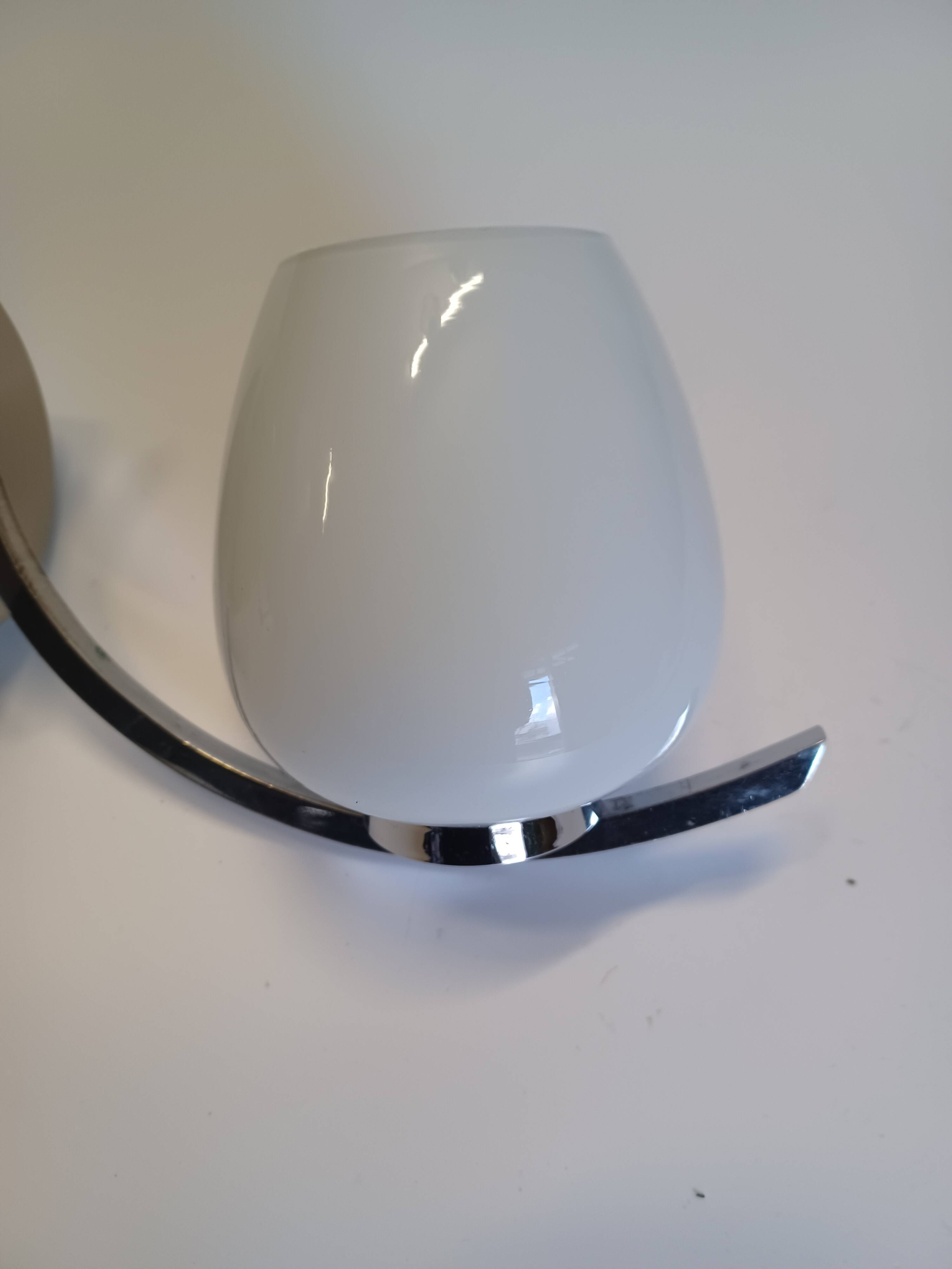 Vintage wall lamp - Chrome and opaline - 1970