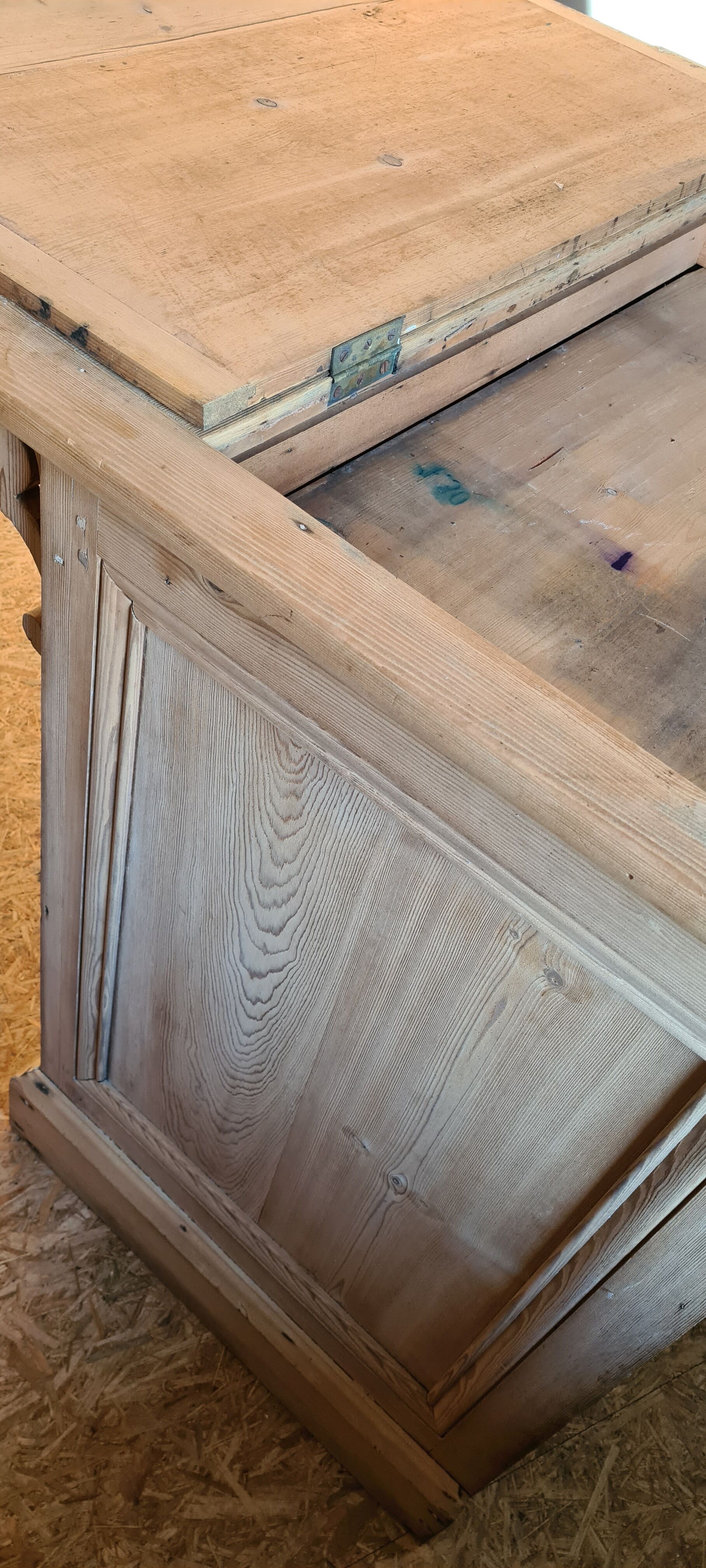 Trade furniture counter