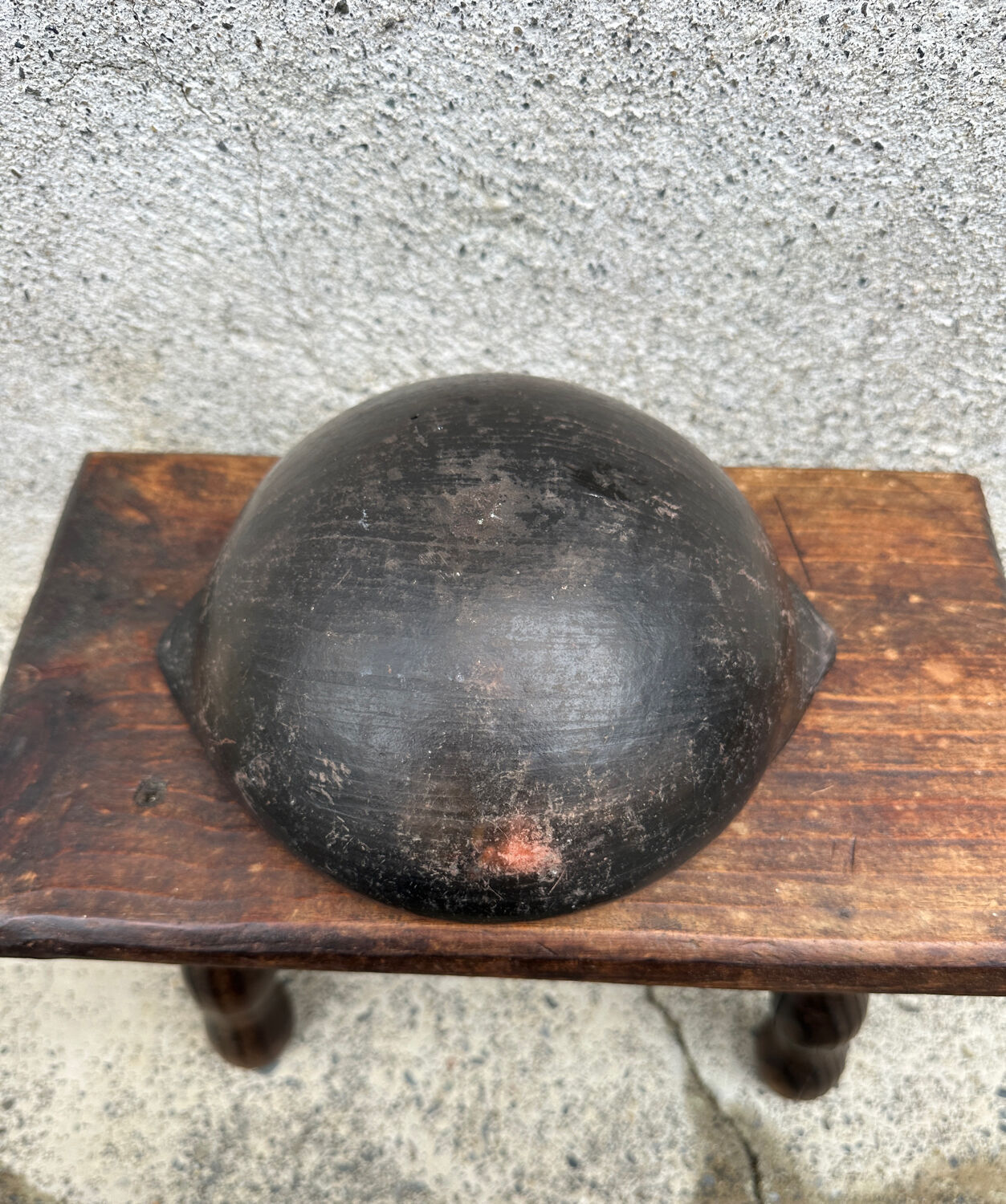 Ancient bowl, Colombian ceramic pottery La Chamba.