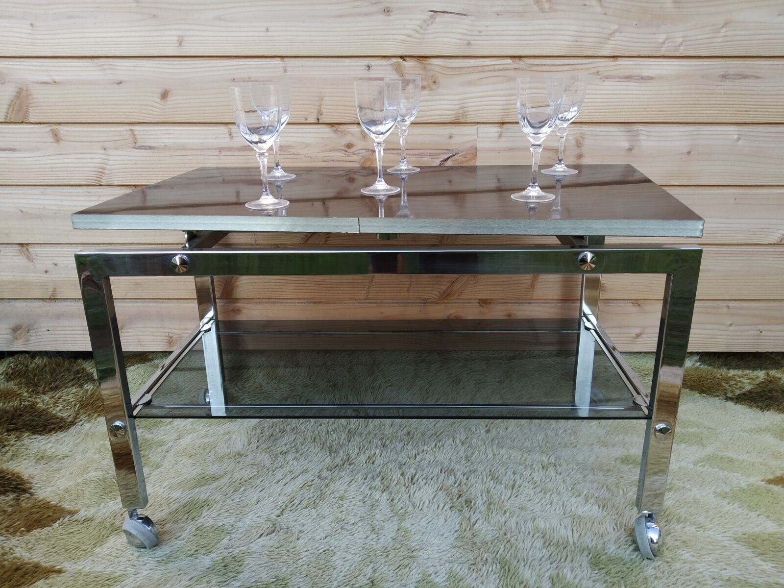 Swivel rolling coffee table