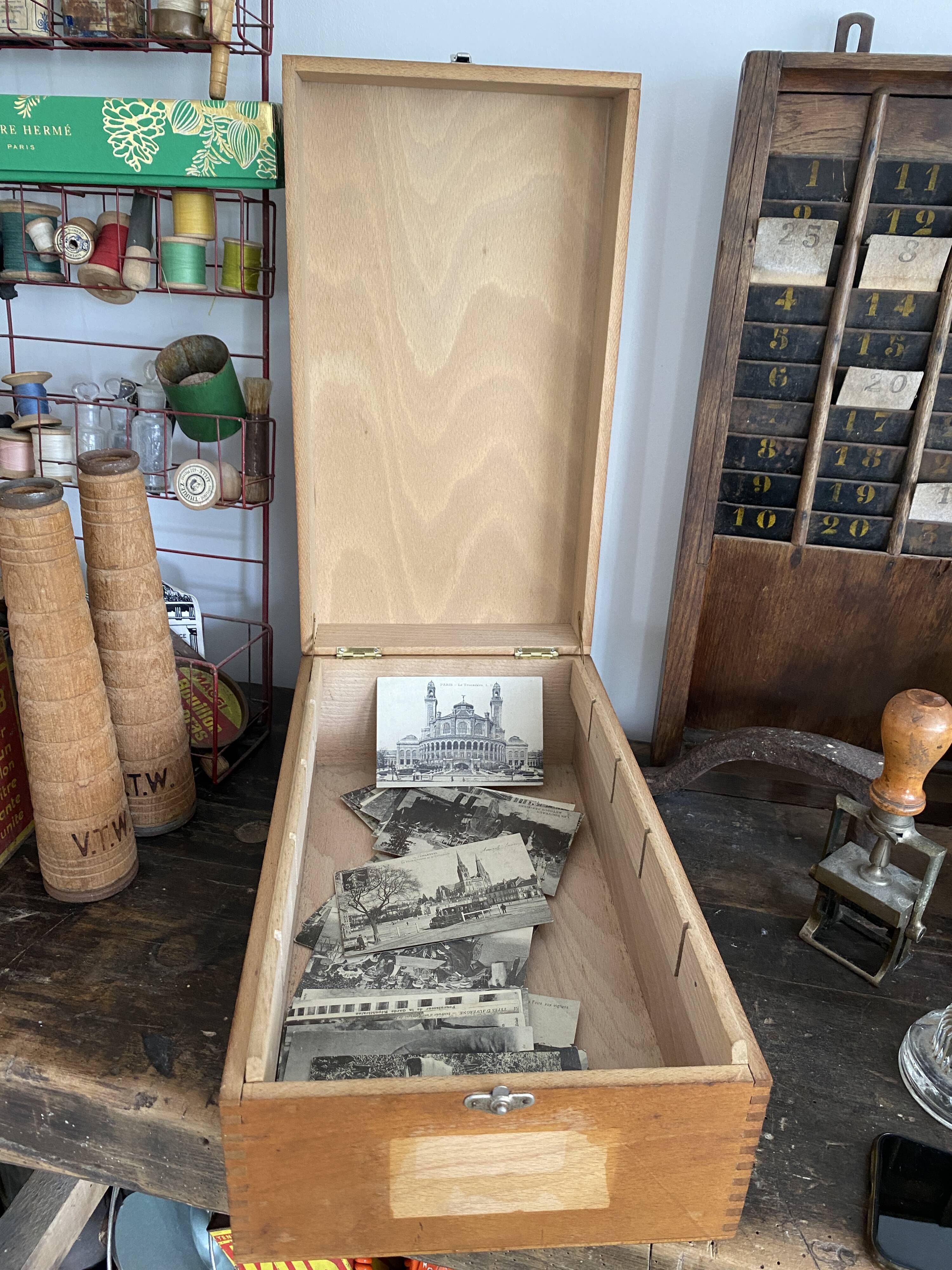 Set of 2 wooden plug boxes