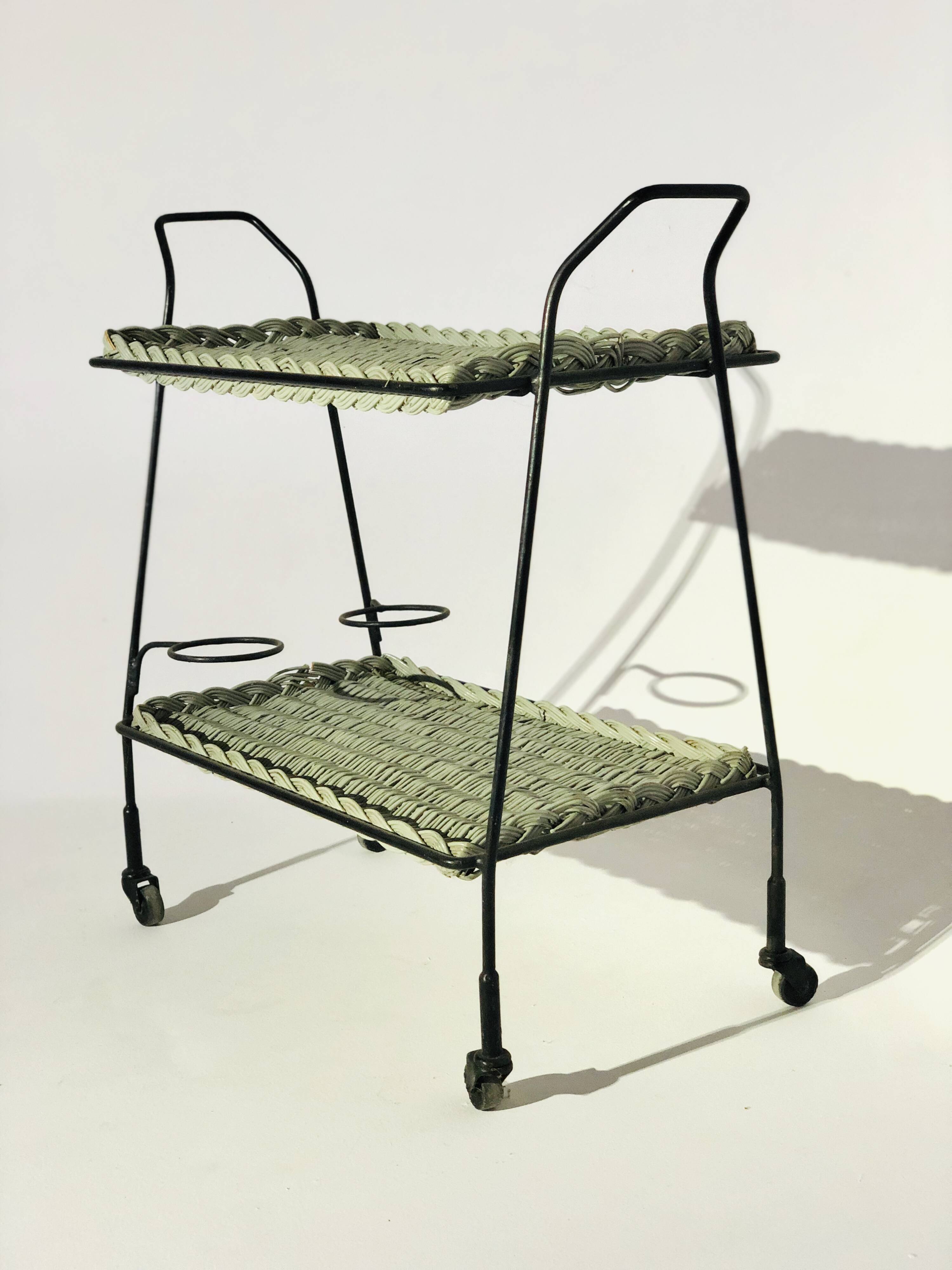 Vintage rolling table from 1960 - green rattan and black tubular metal