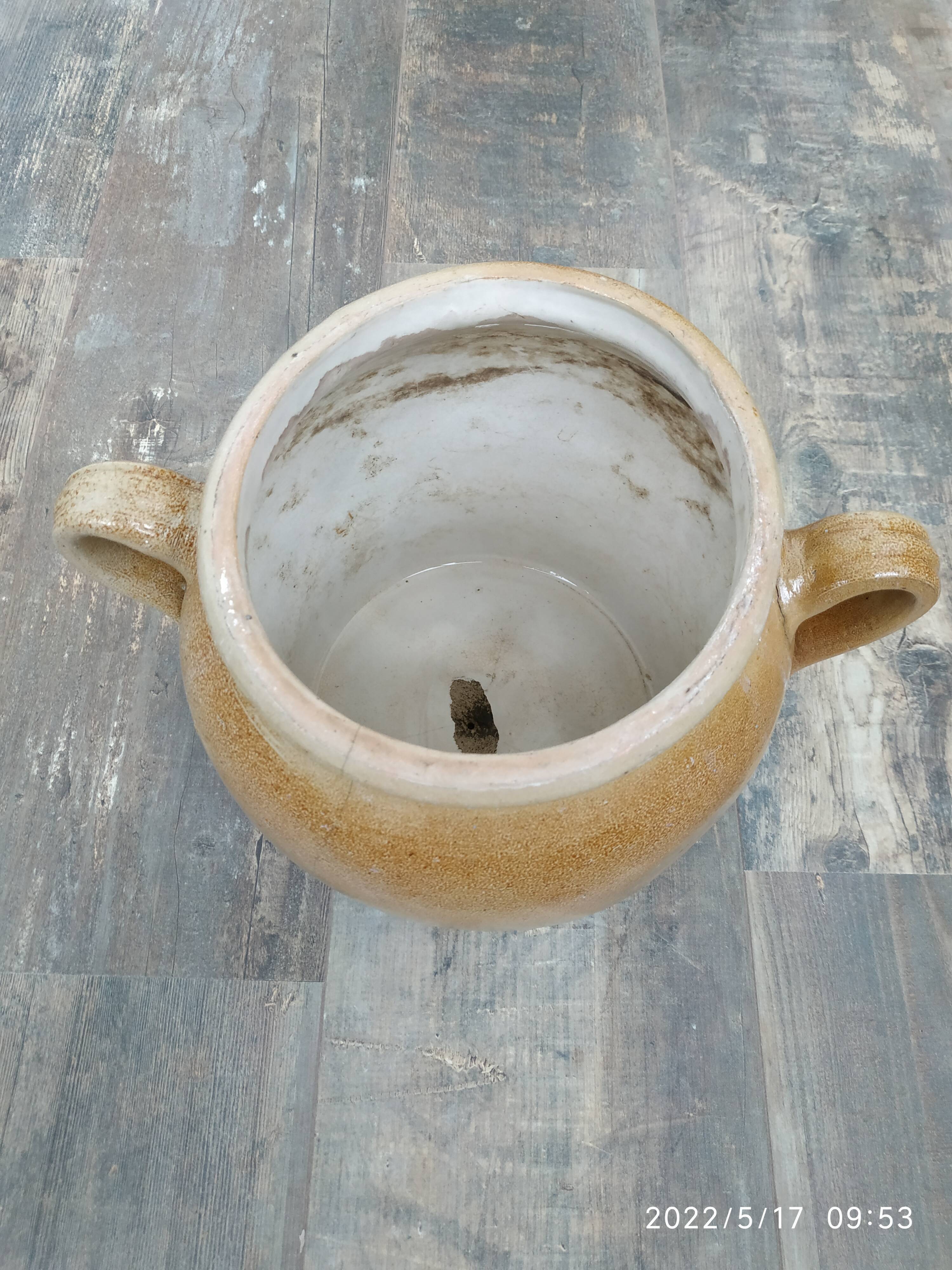 Sandstone pot
