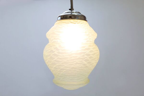 Suspension Art Déco en verre vert, Belgique vers 1940