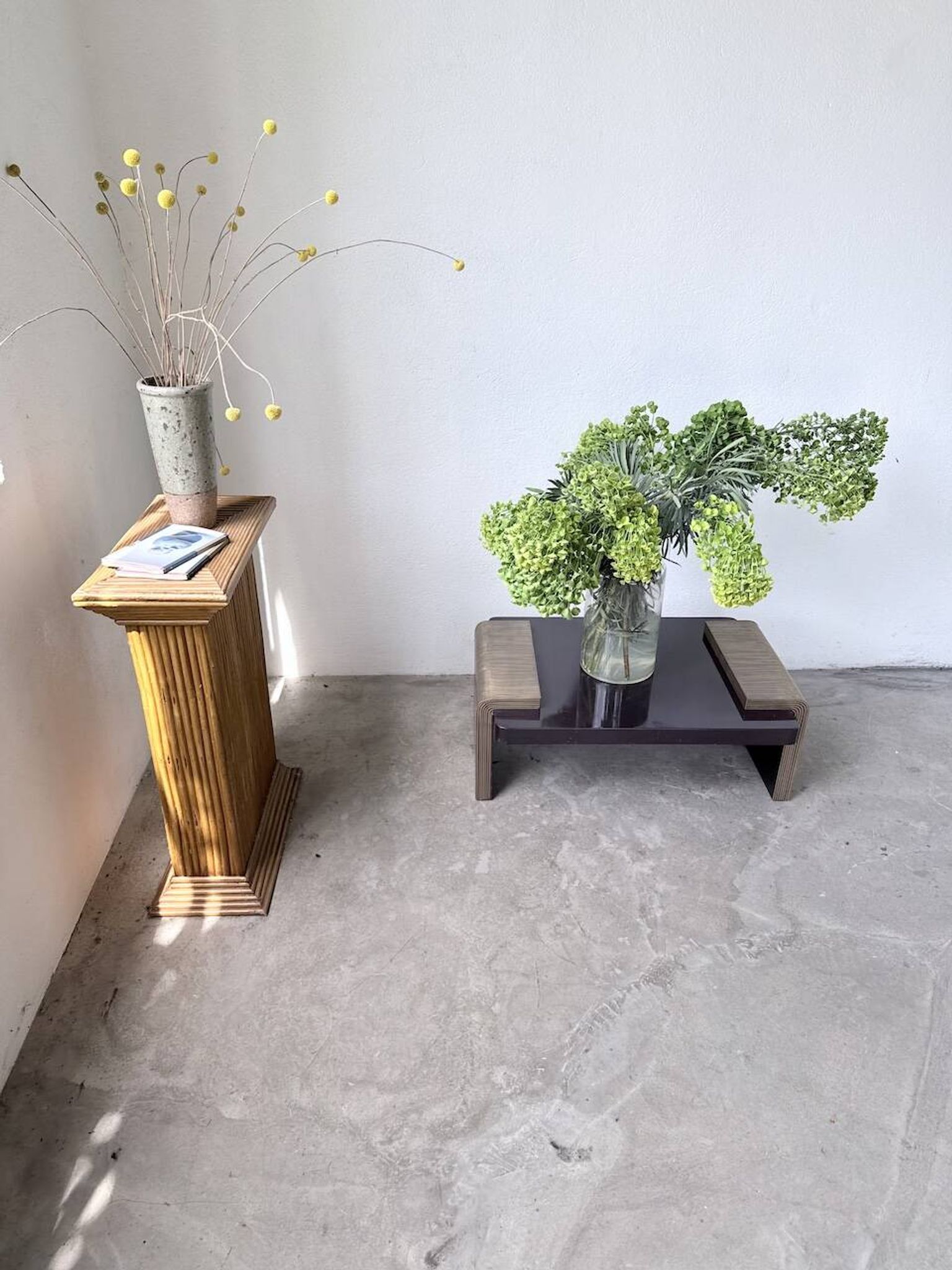 Art Deco coffee table in lacquer and brass