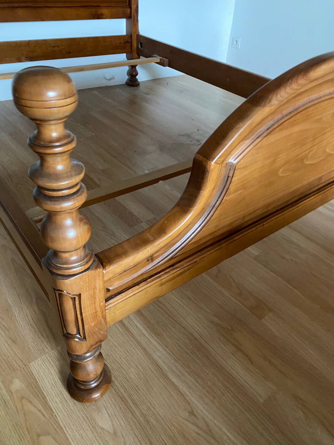 Double bed in turned wood