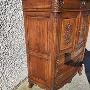 Meuble cabinet rocaille en noyer