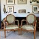 Paire de fauteuils cabriolets style Louis XVI
