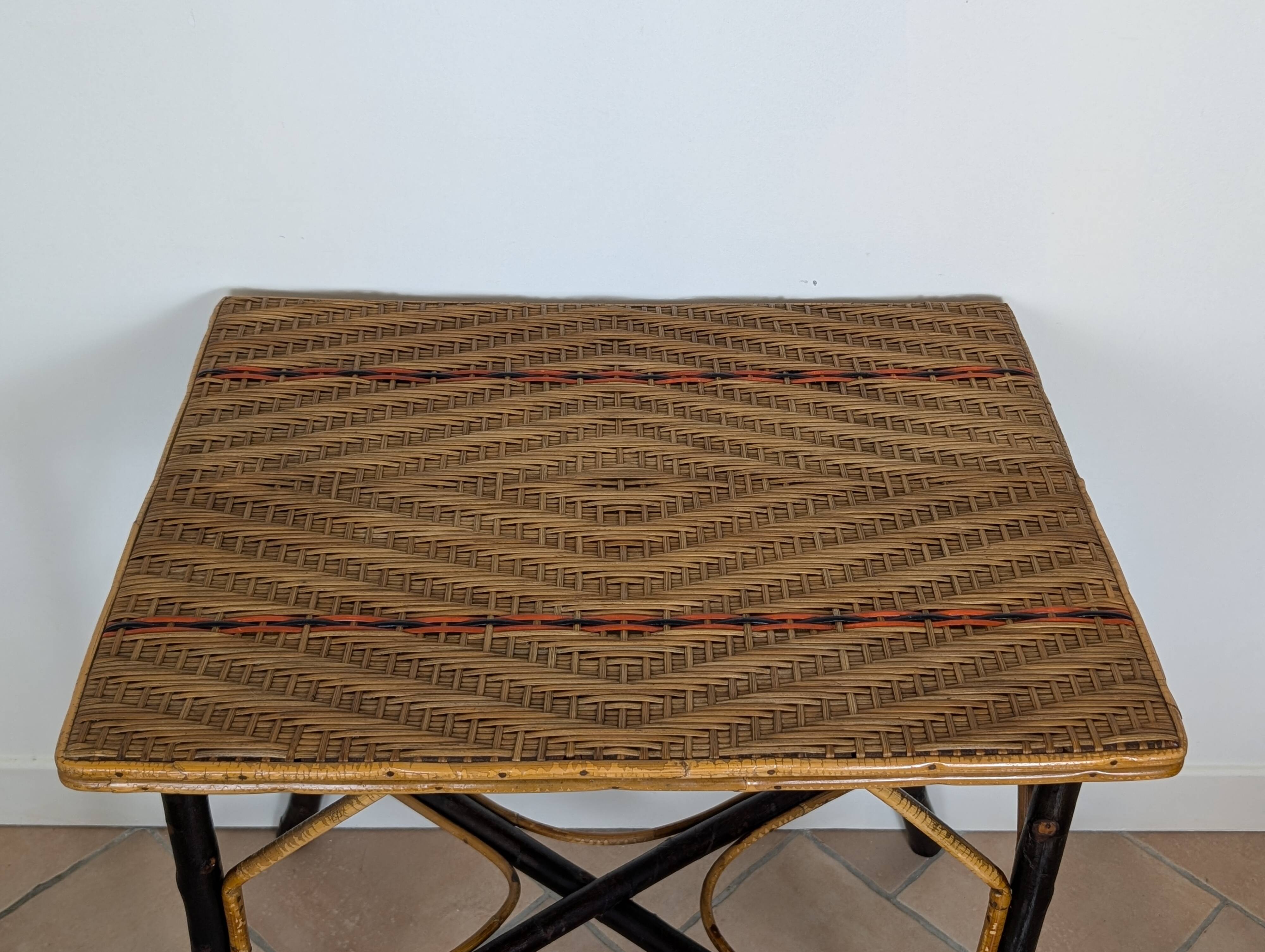 Table en bois et rotin 1920