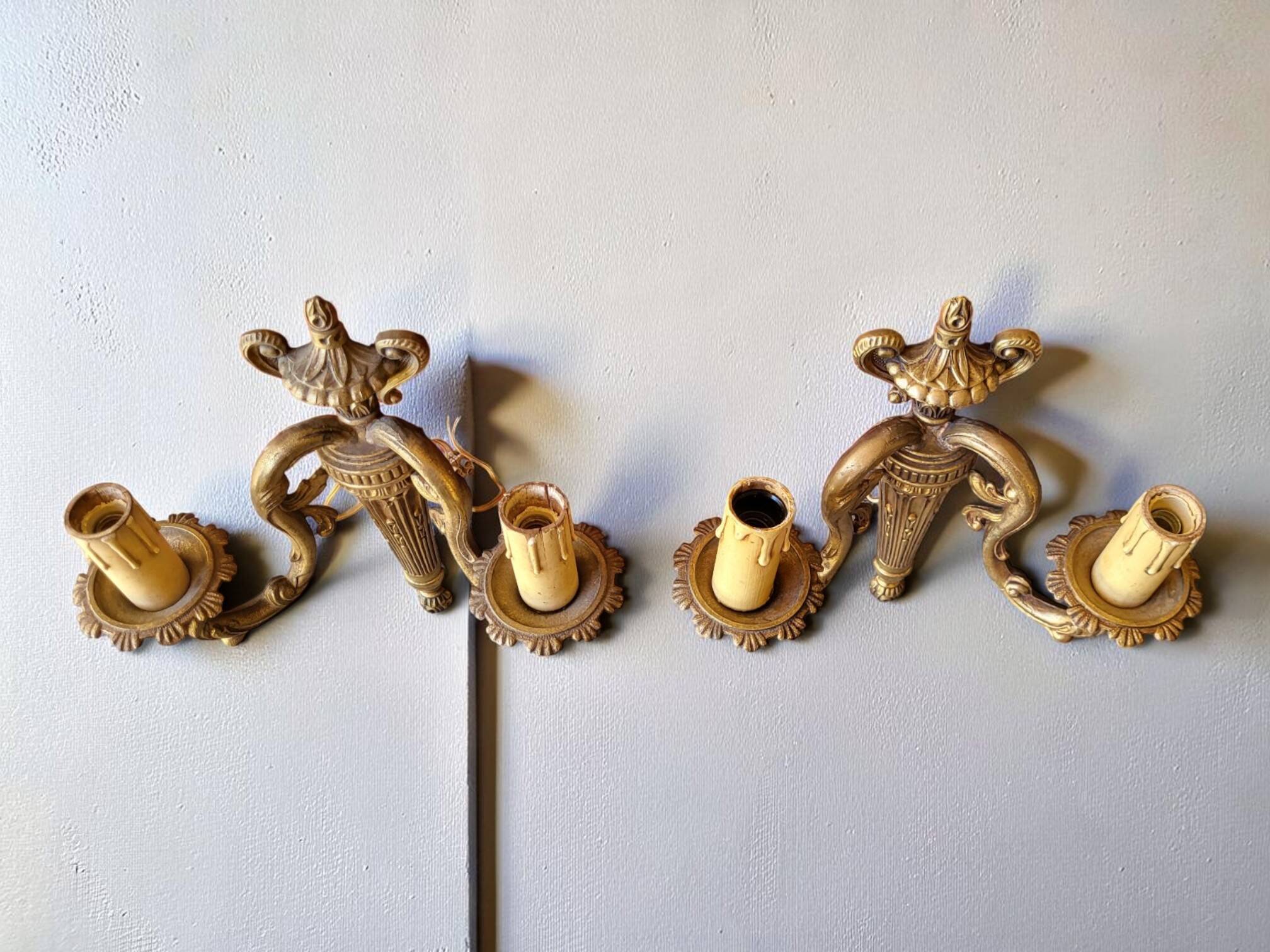 Paire d'appliques en bronze Louis XVI