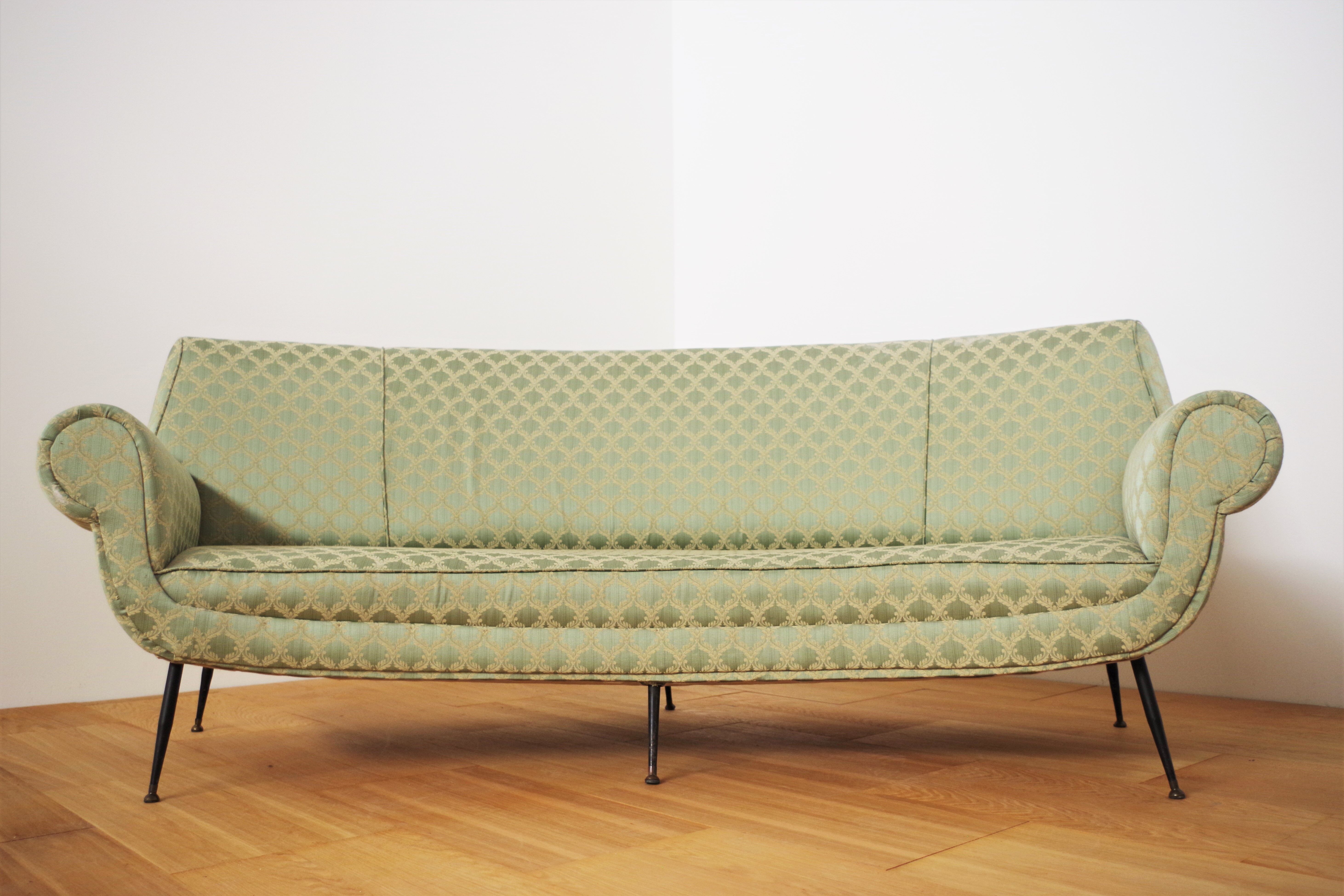 Curved silk sofa by Gigi Radice, 1950