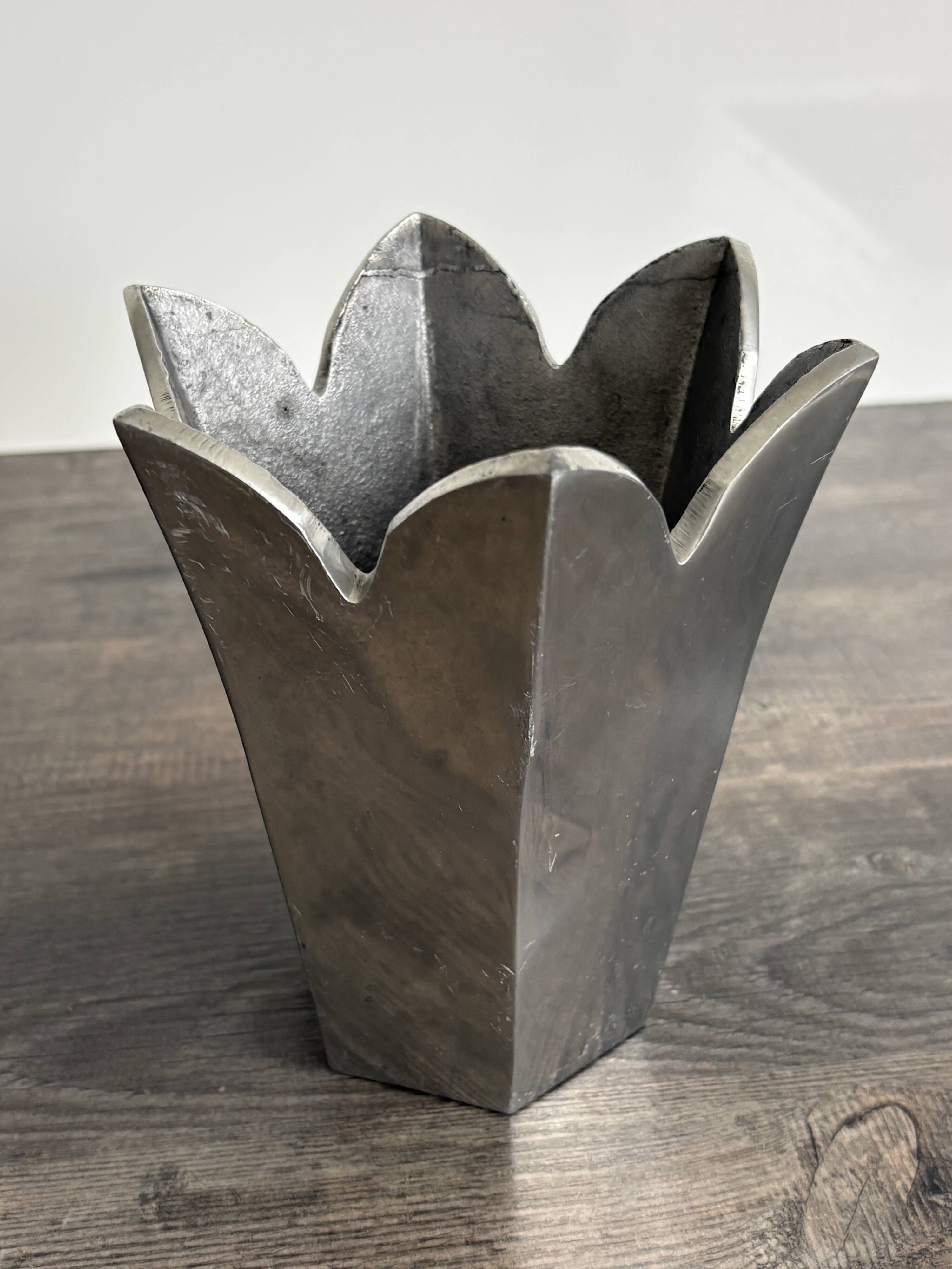 Tulip Vase Habitat – 90s Vintage Design