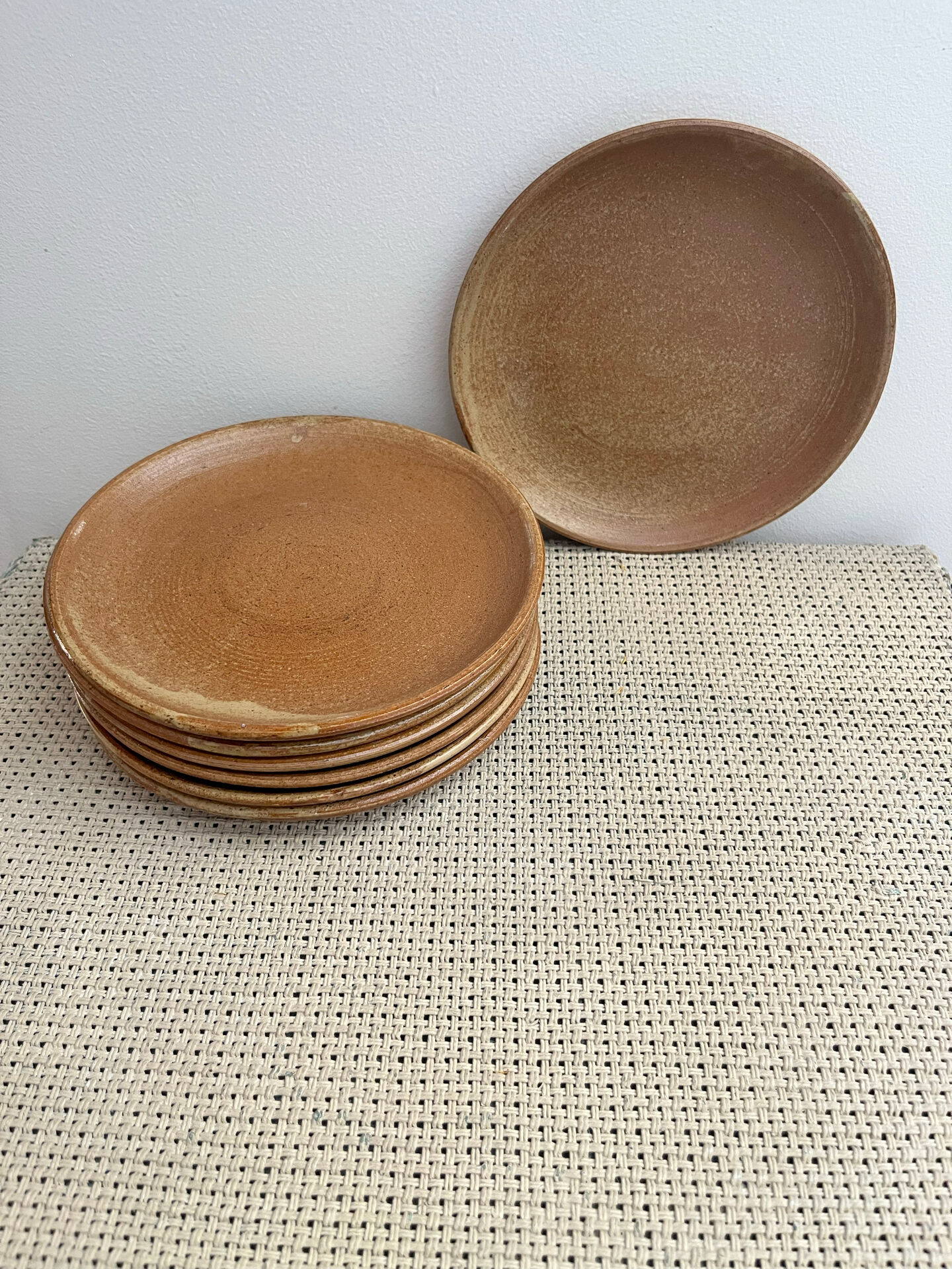 7 dessert plates in stoneware