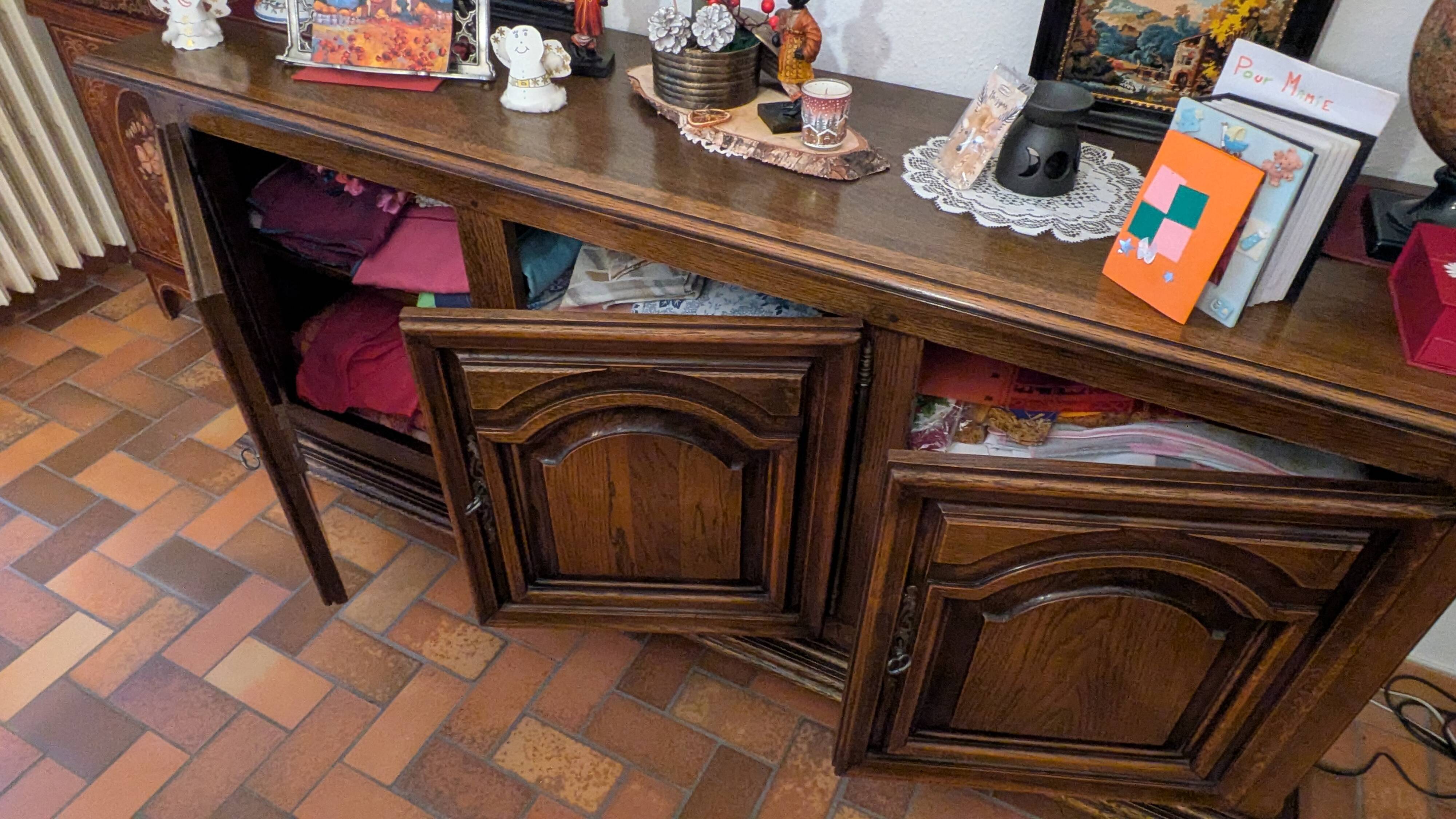 Cabinet no. 2, 3 doors solid oak