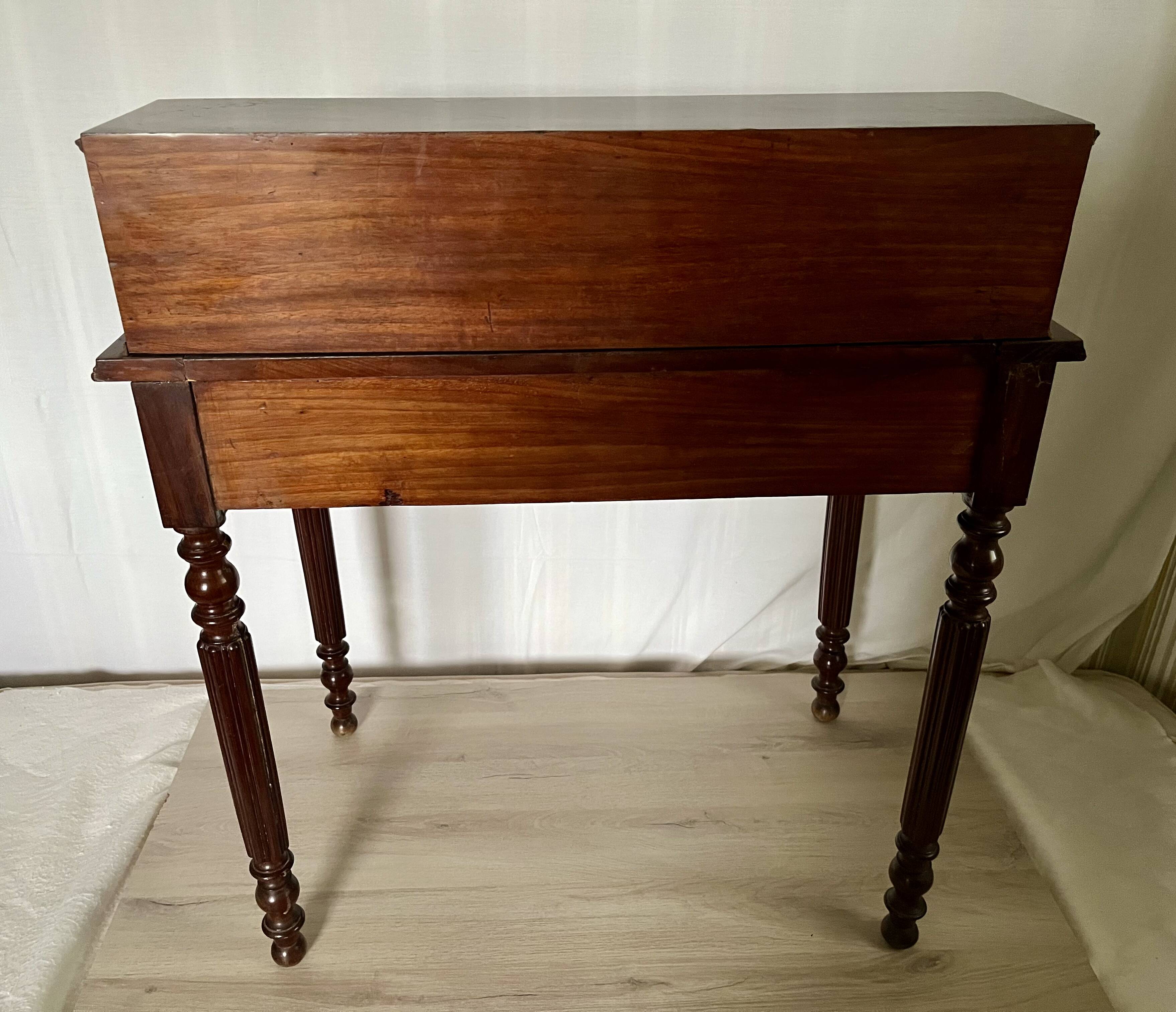 Bureau a gradins style louis philippe, acajou