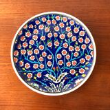 Kutahya collector's plate with Iznik Ottoman motifs
