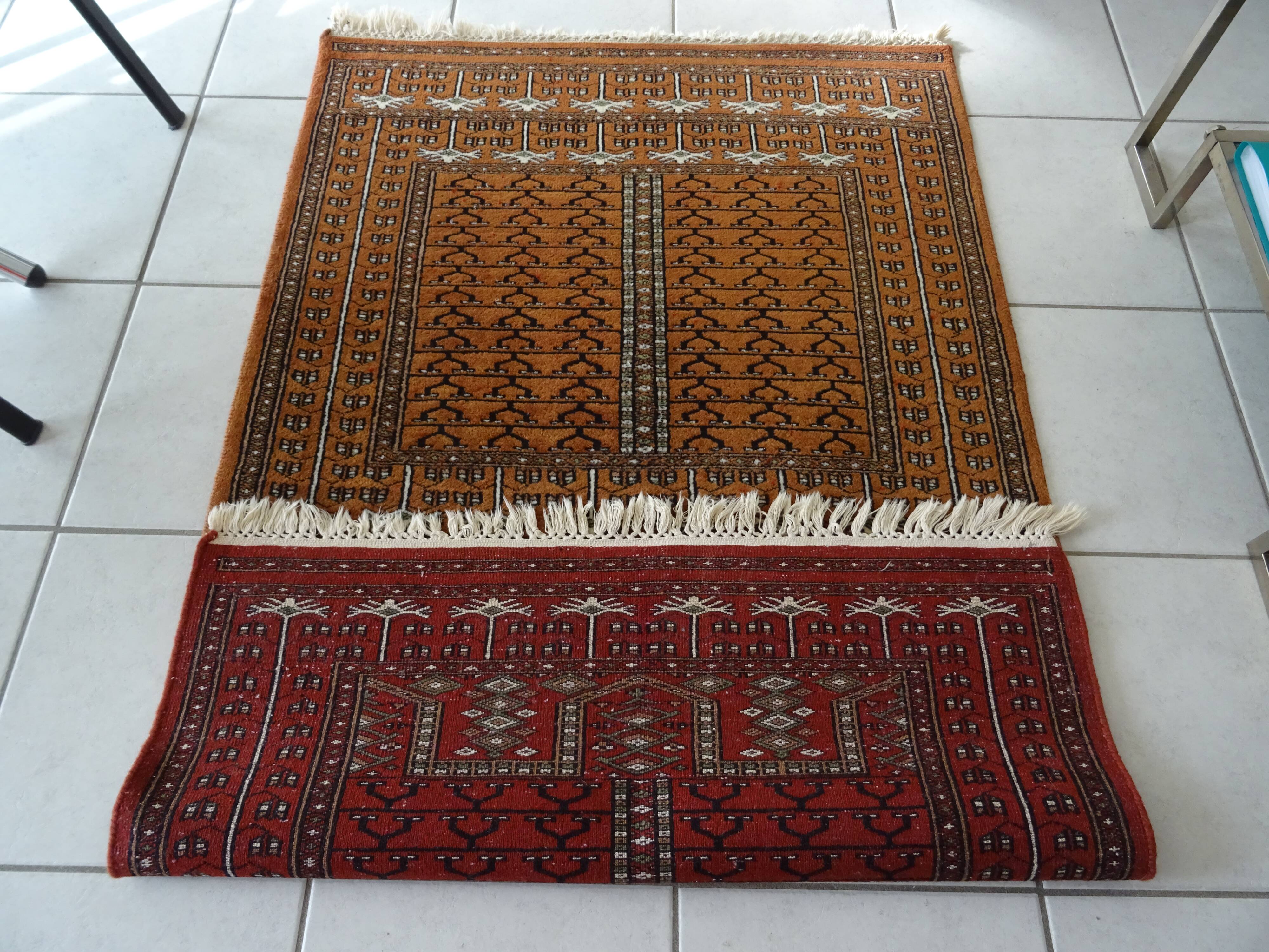 Handcrafted Oriental Bukhara rug 160 x 93 cm