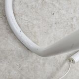 Lampadaire en métal blanc et plastique style futuriste