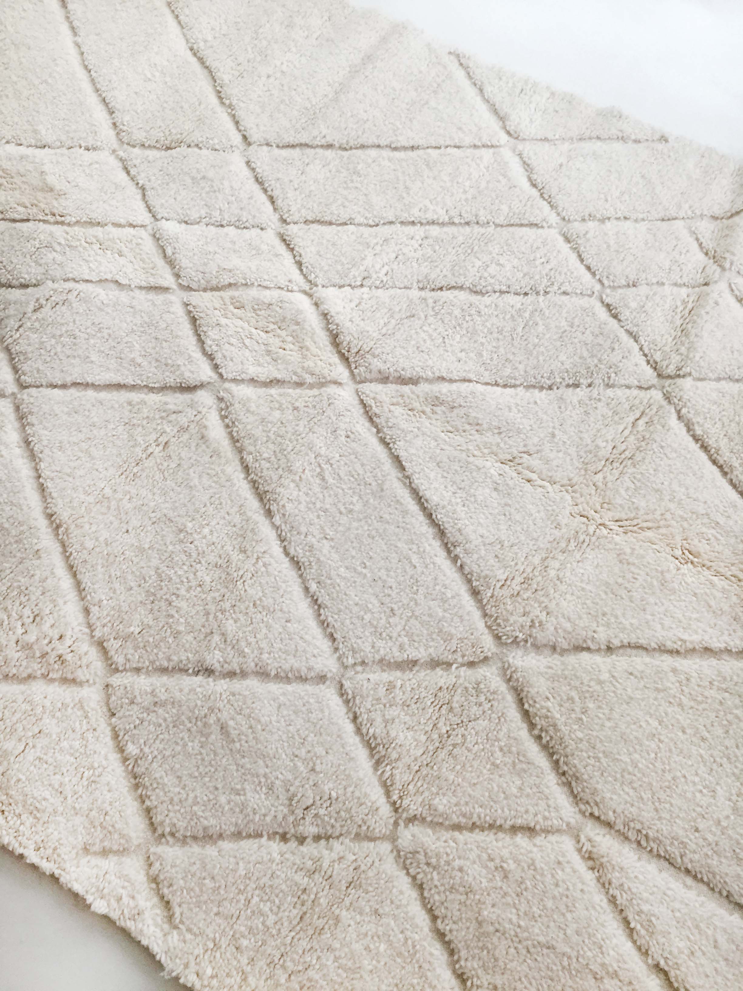 Moroccan berber carpet blessed ouarain ecru with diamond patterns engraved 304x204cm