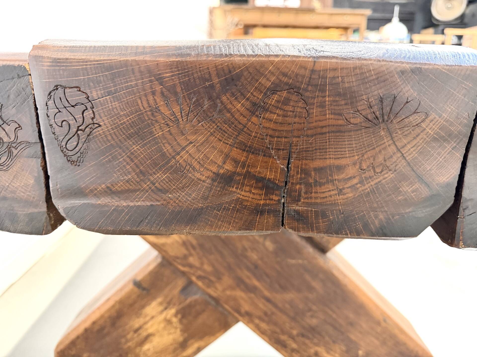 Table Brutaliste en Chêne Massif, Art Populaire (Vers 1900)