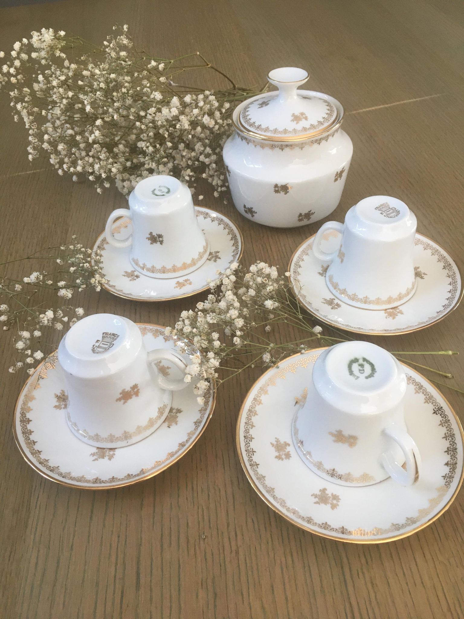 Coffee service in antique porcelain