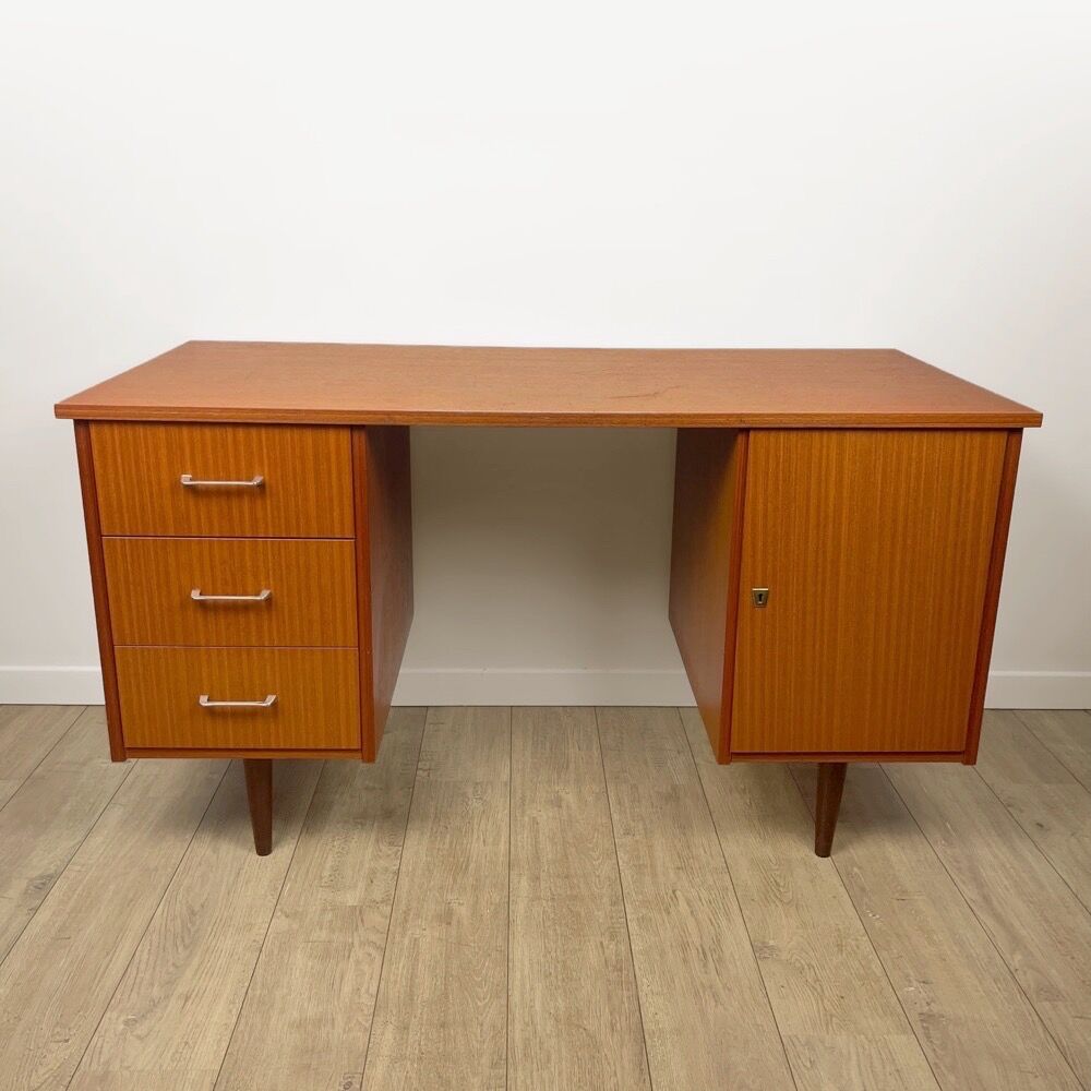 Scandinavian style office Maison Capelle 60s