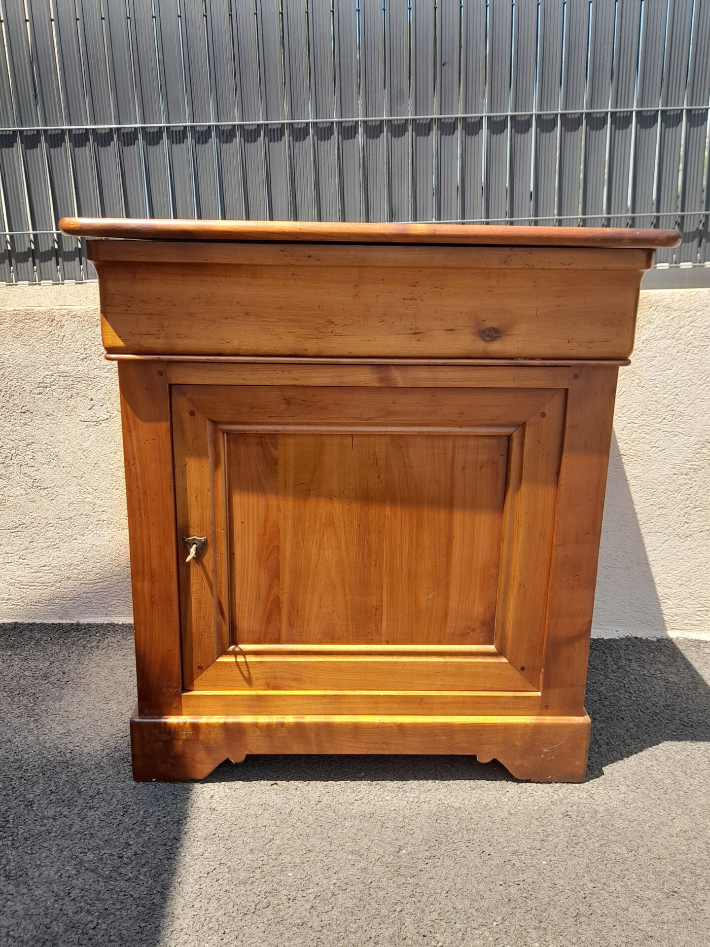 TV unit with rotating shelf