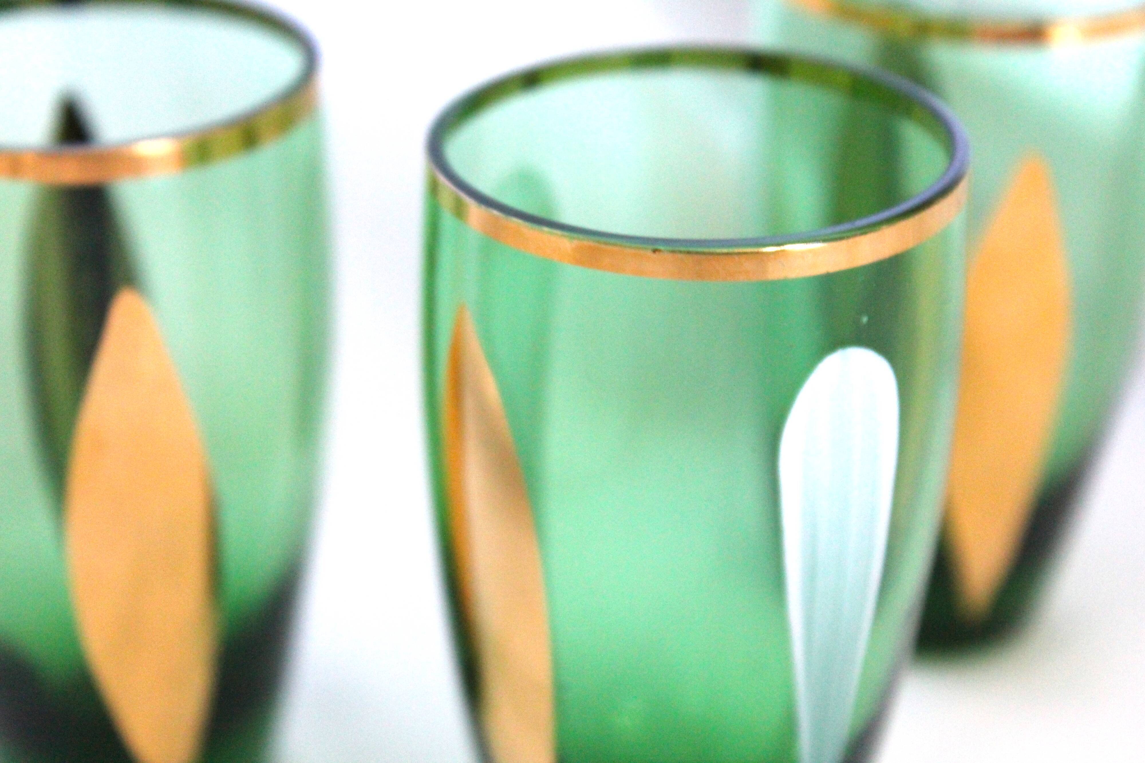 Set carafe and glasses