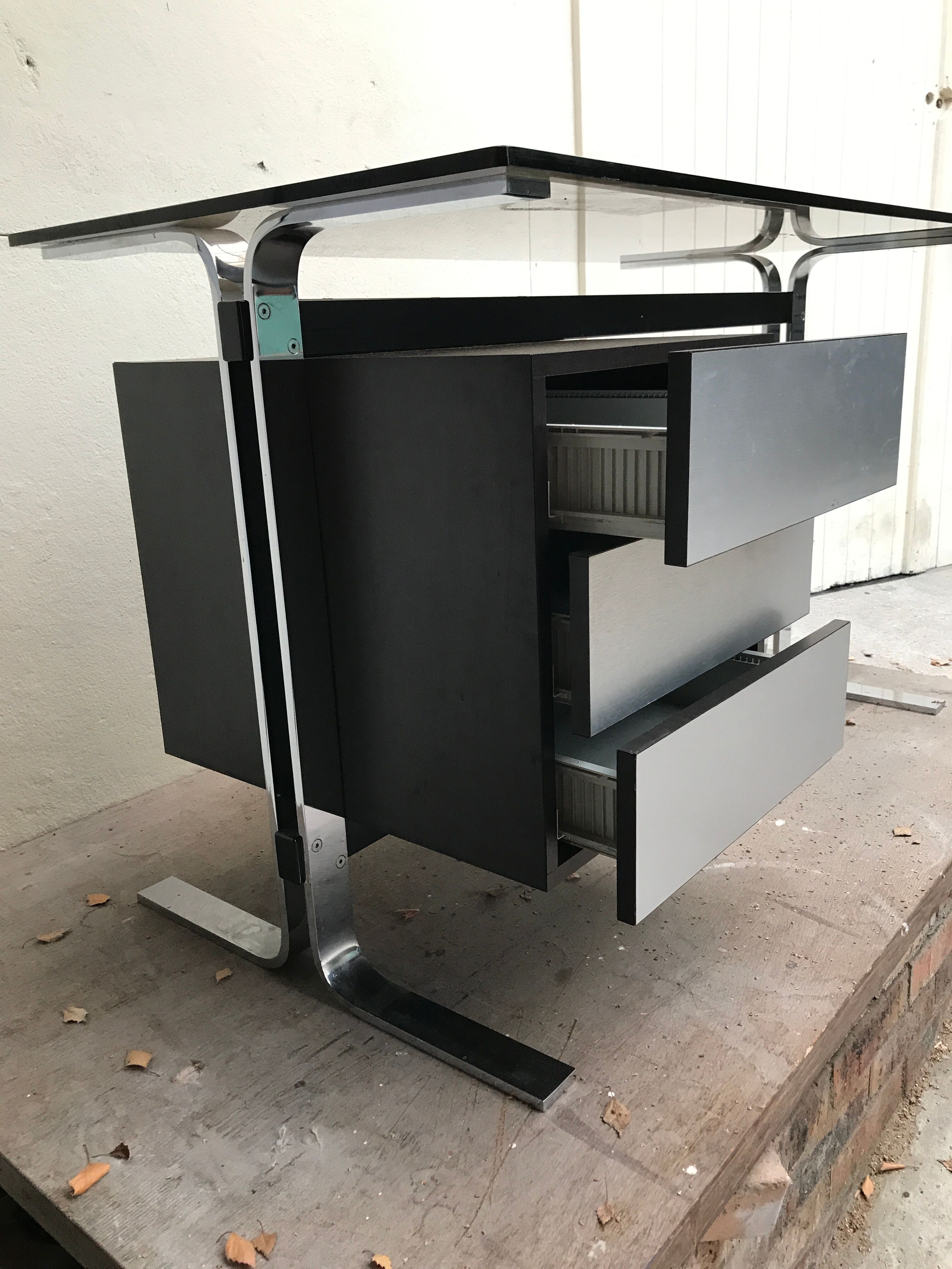 Bureau vintage caisson suspendu