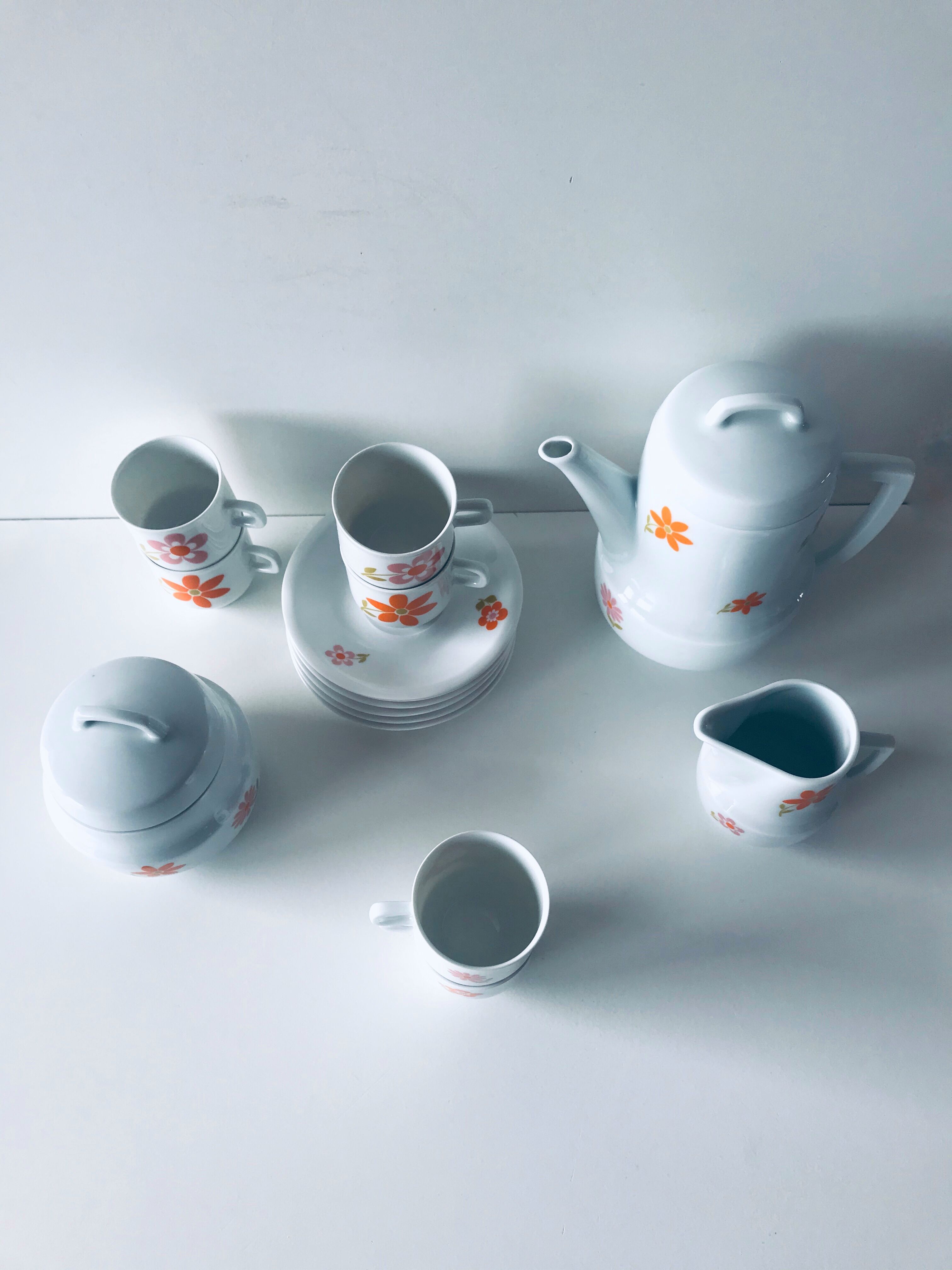 Coffee service or porcelain tea