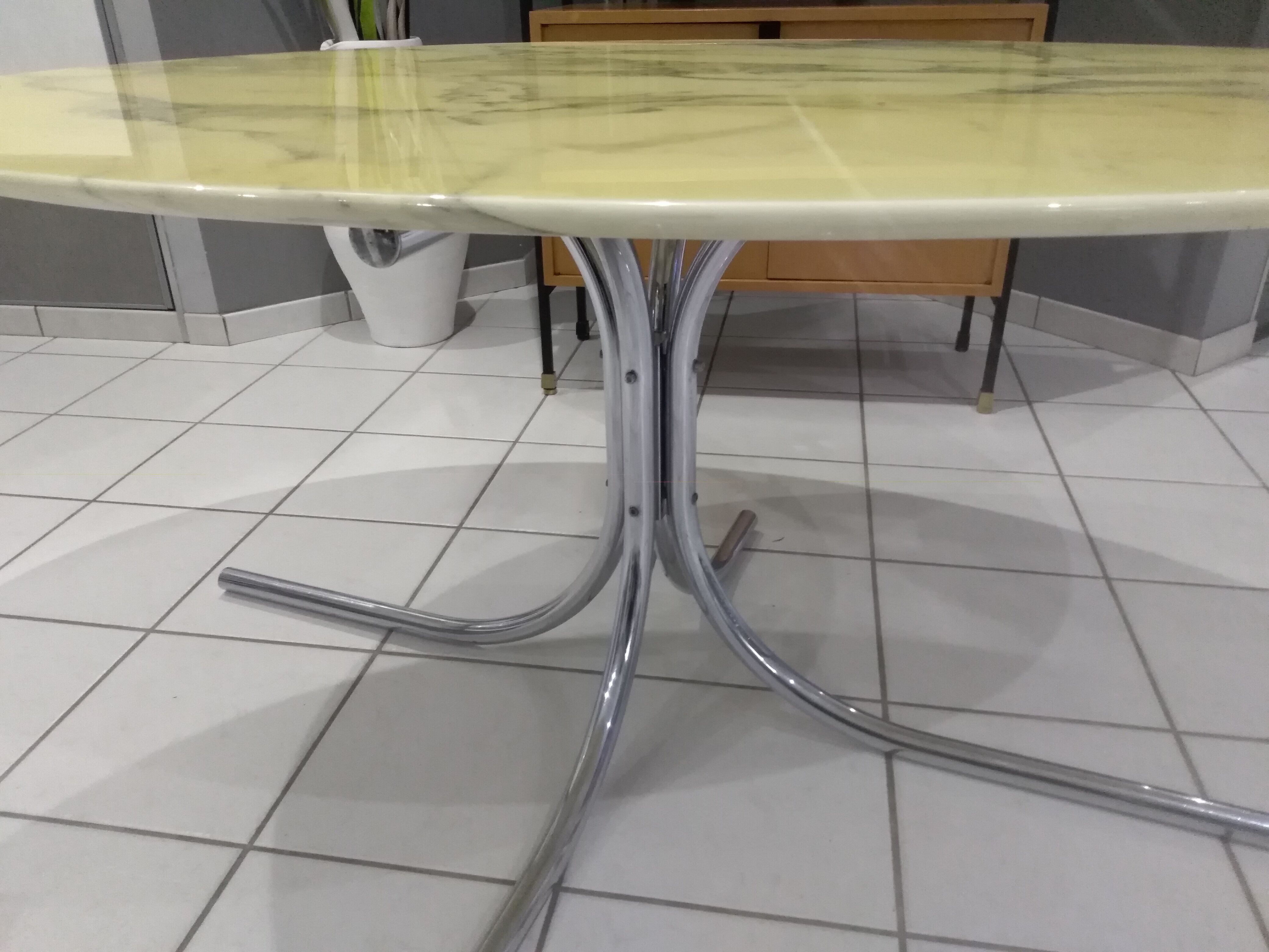 Arabescato marble oval dining table 1970