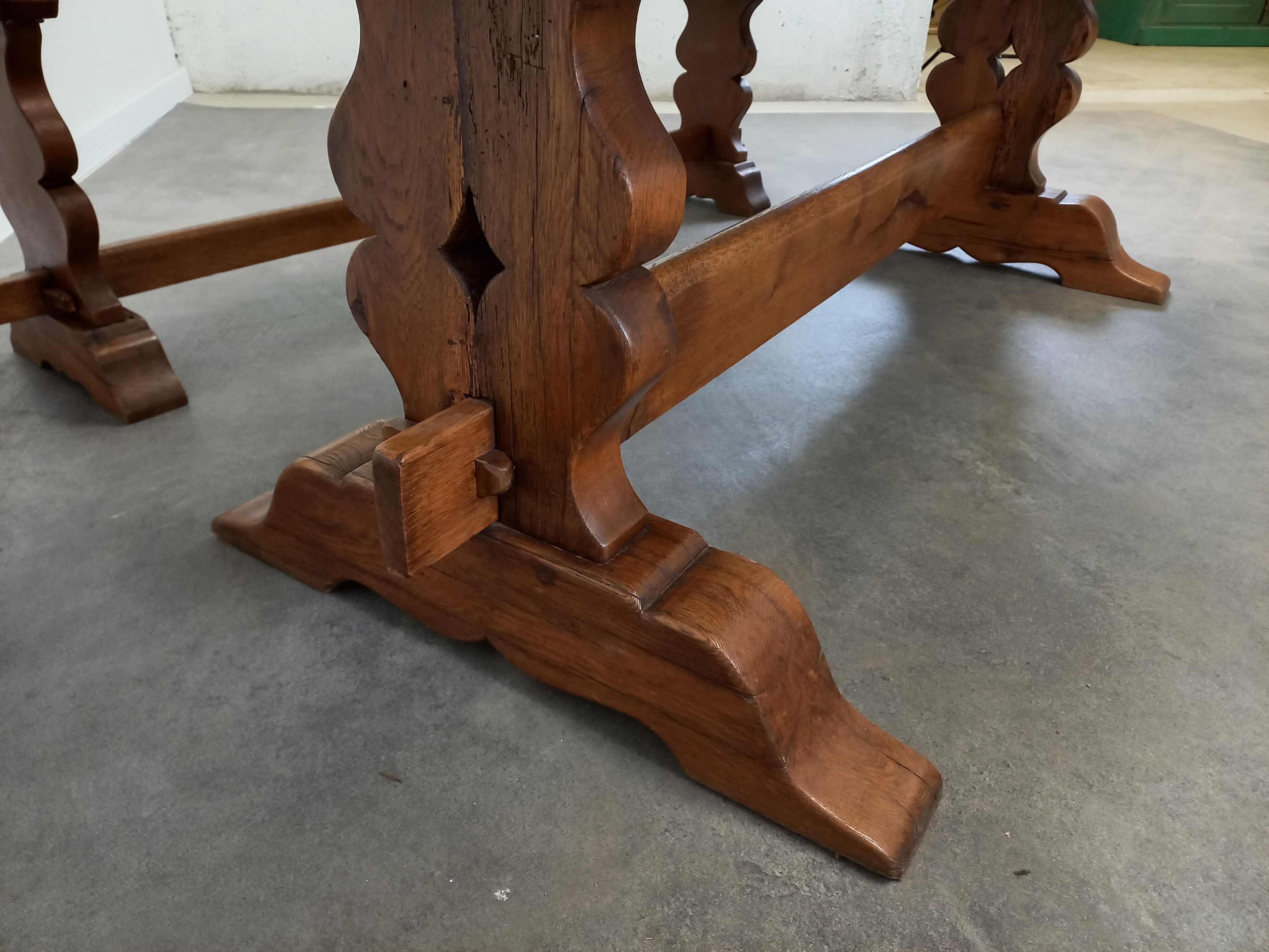 Farmhouse table and its 2 benches