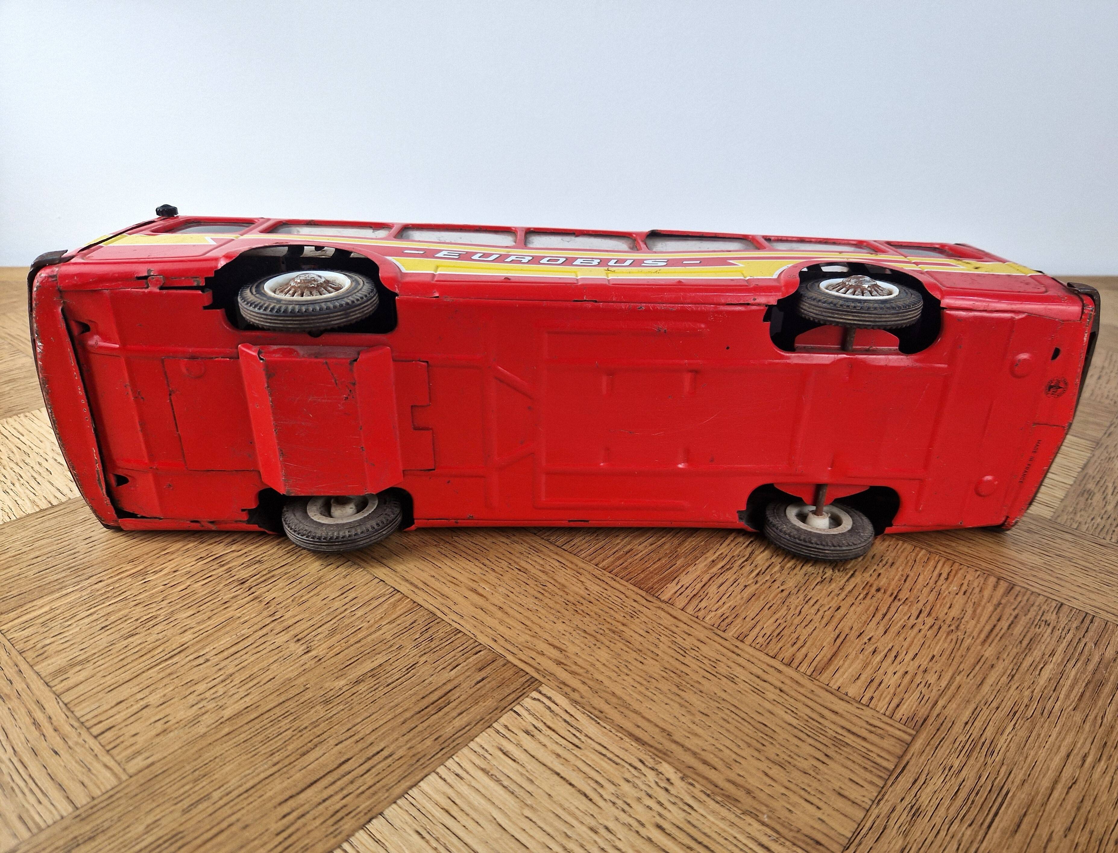 Ancien jouet – Bus Eurobus en tôle par Joustra