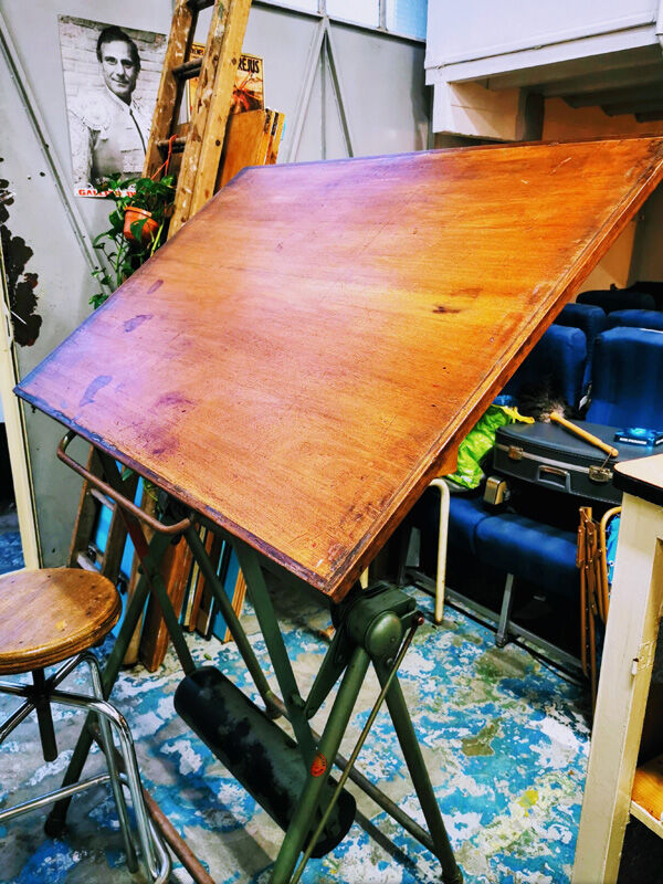 Heliolithe architect's table