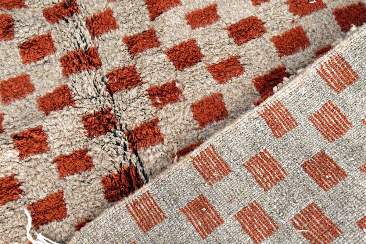 Beni Ouarain checkerboard rug Grey/Brown