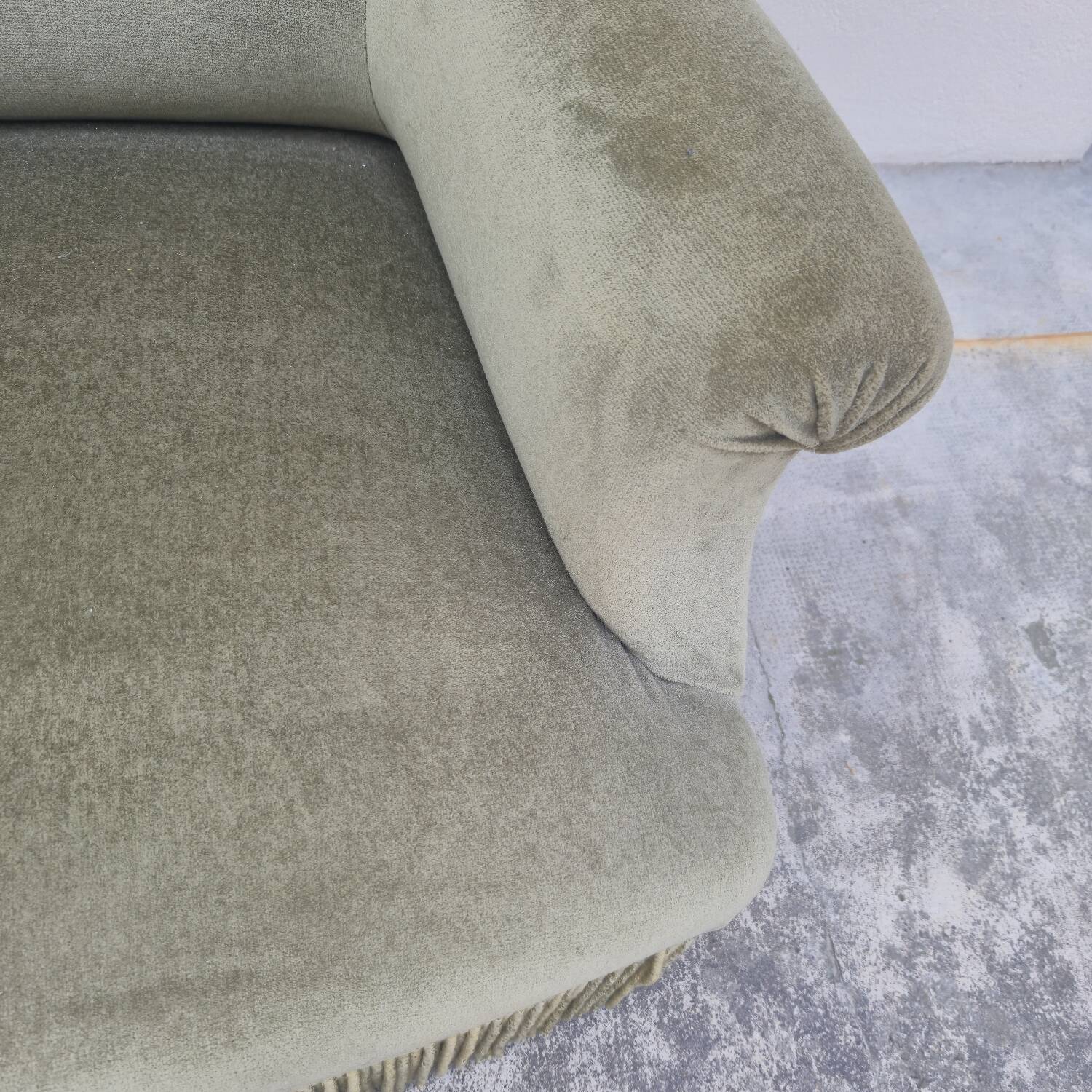 Napoleon III period velvet toad armchair, 19th century