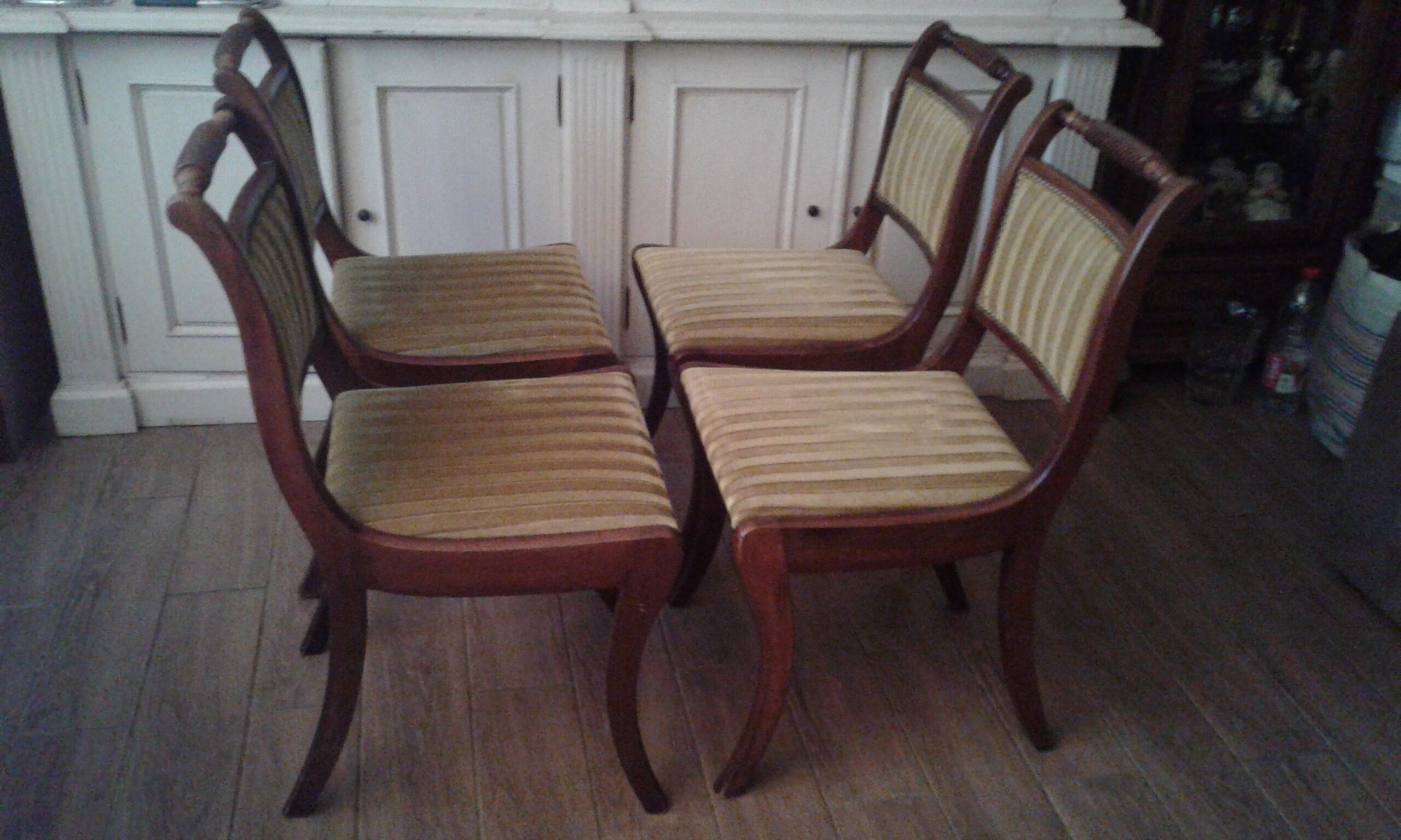 Dining room's table and 4 chairs, english style