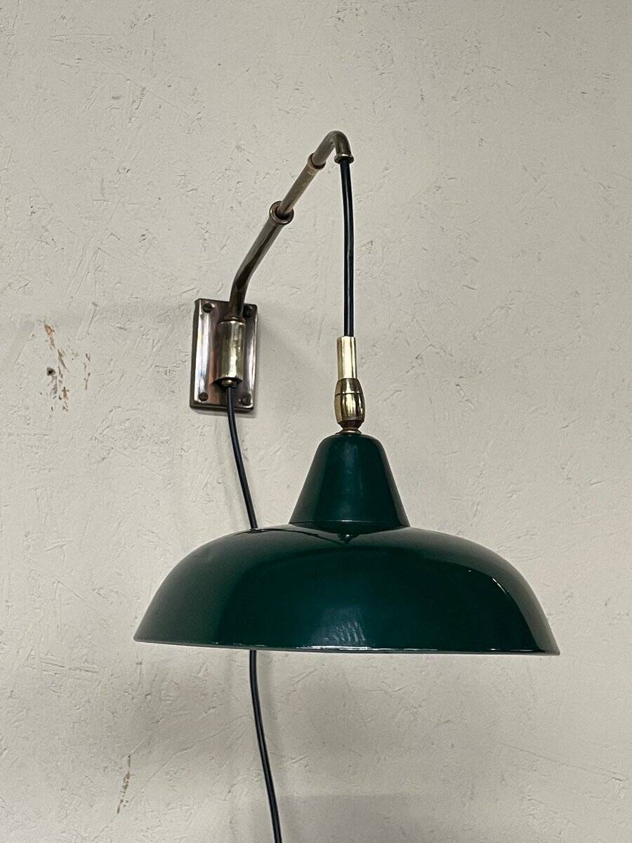 Small wall lamp with extendable arm, 1940s-1950s.