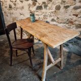 Table de toilette ou bureau d'écriture français ancien en châtaignier et peuplier, vers 1900