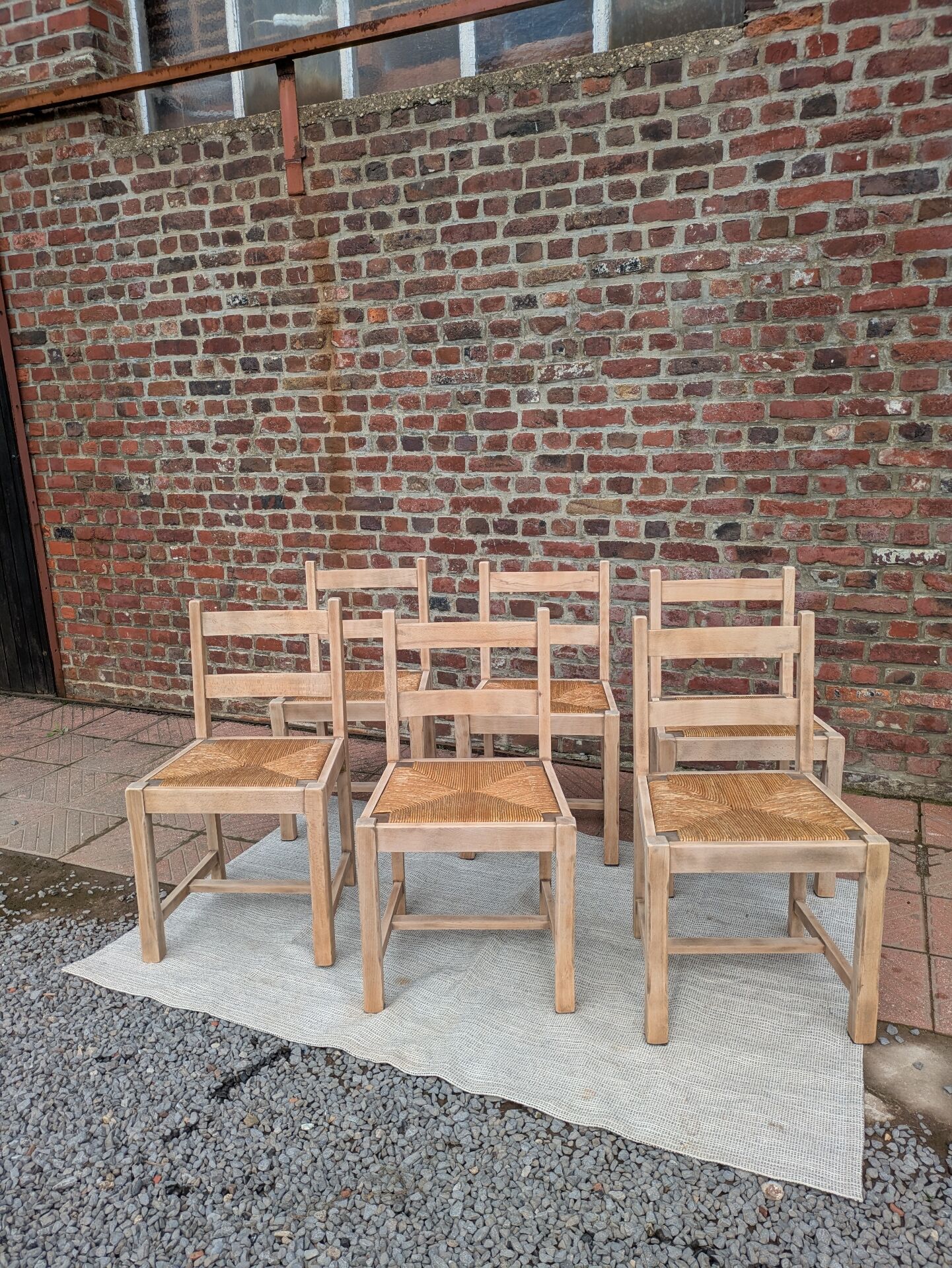 Set of 6 straw chairs