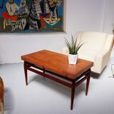 Flexible scandinavian vintage coffee table