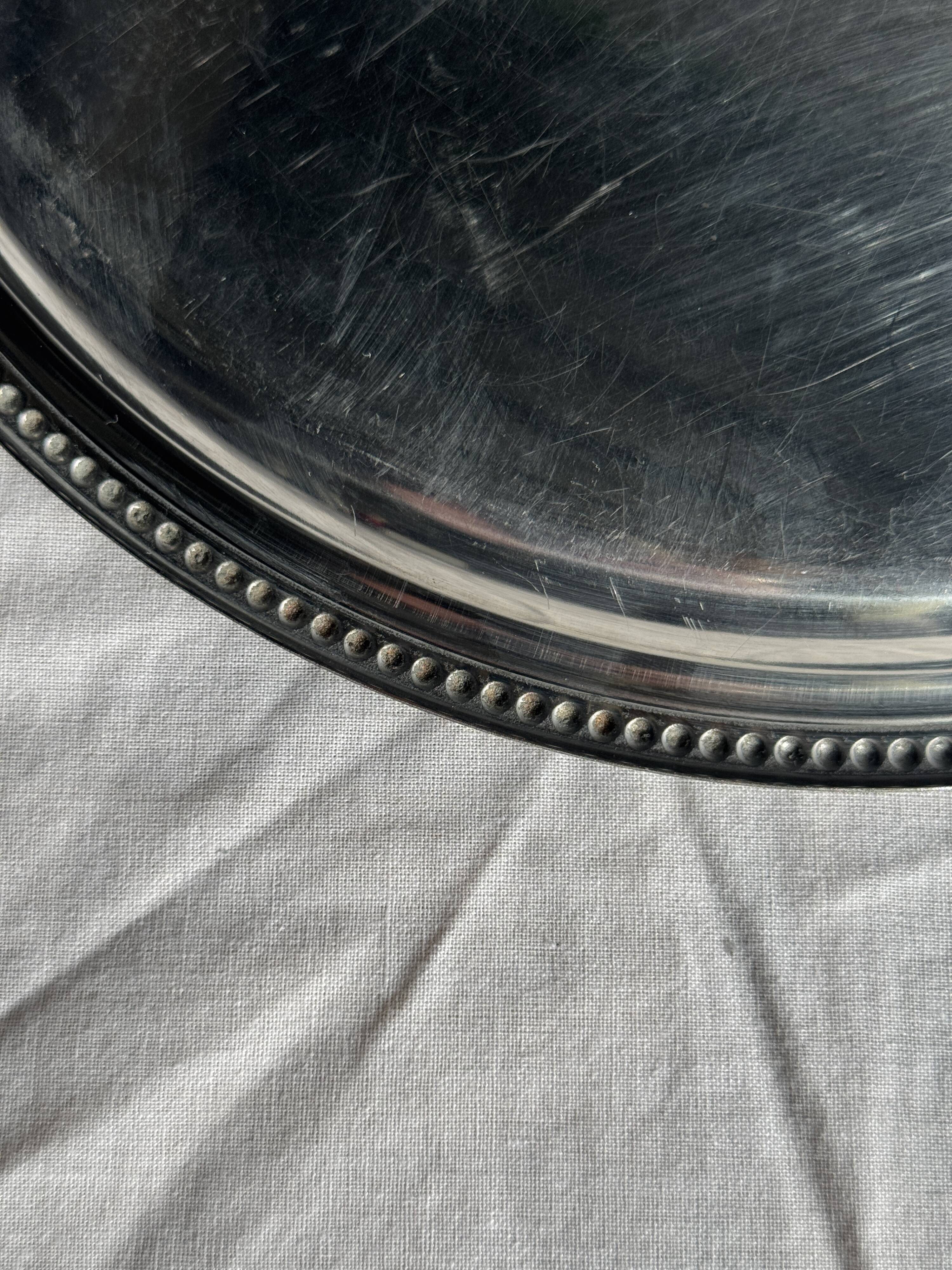 Vintage circular plate with pearl stripe D27