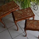 Pull-out tables on marble