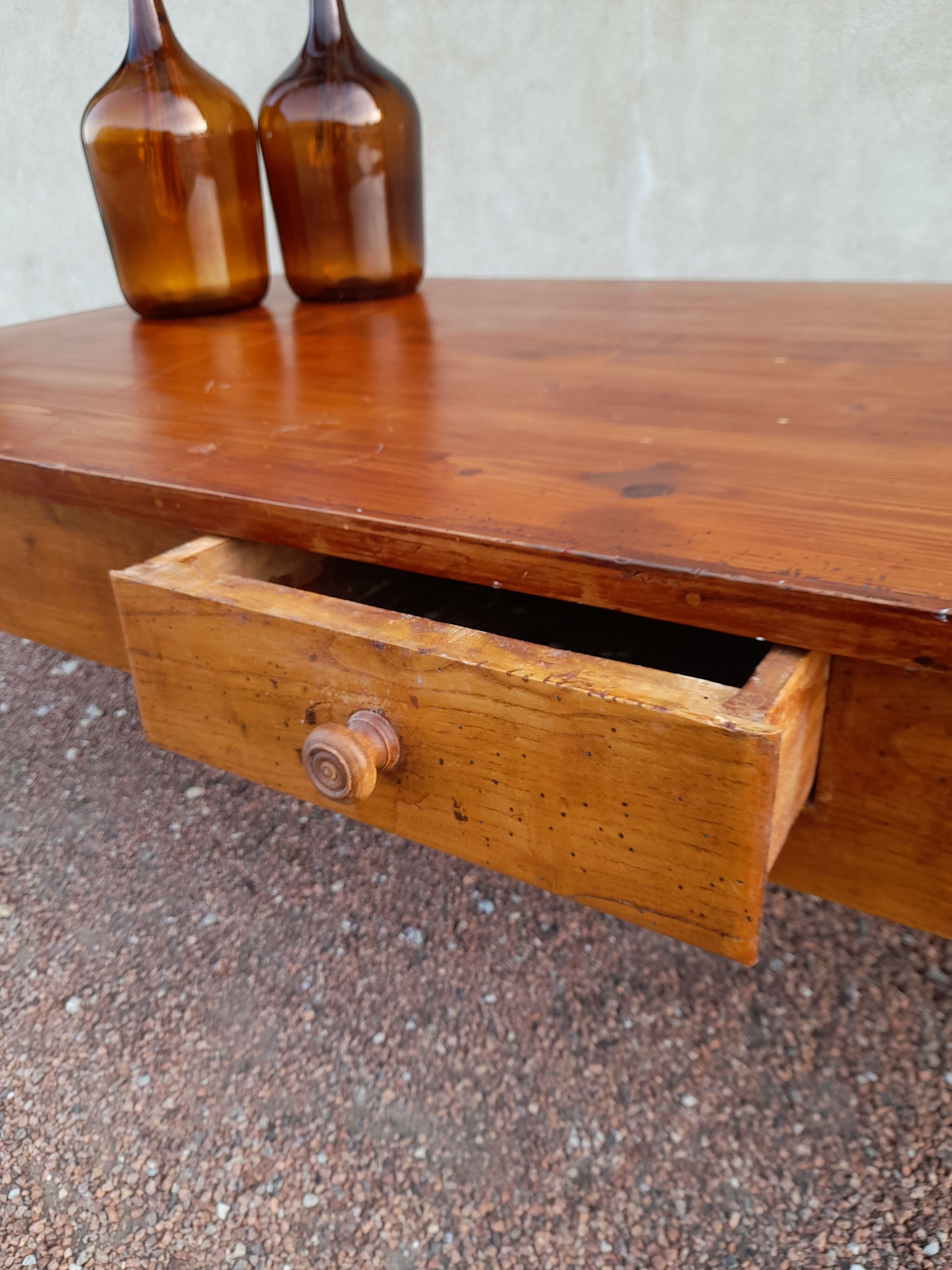 Rustic farm coffee table 3 drawers -1m72