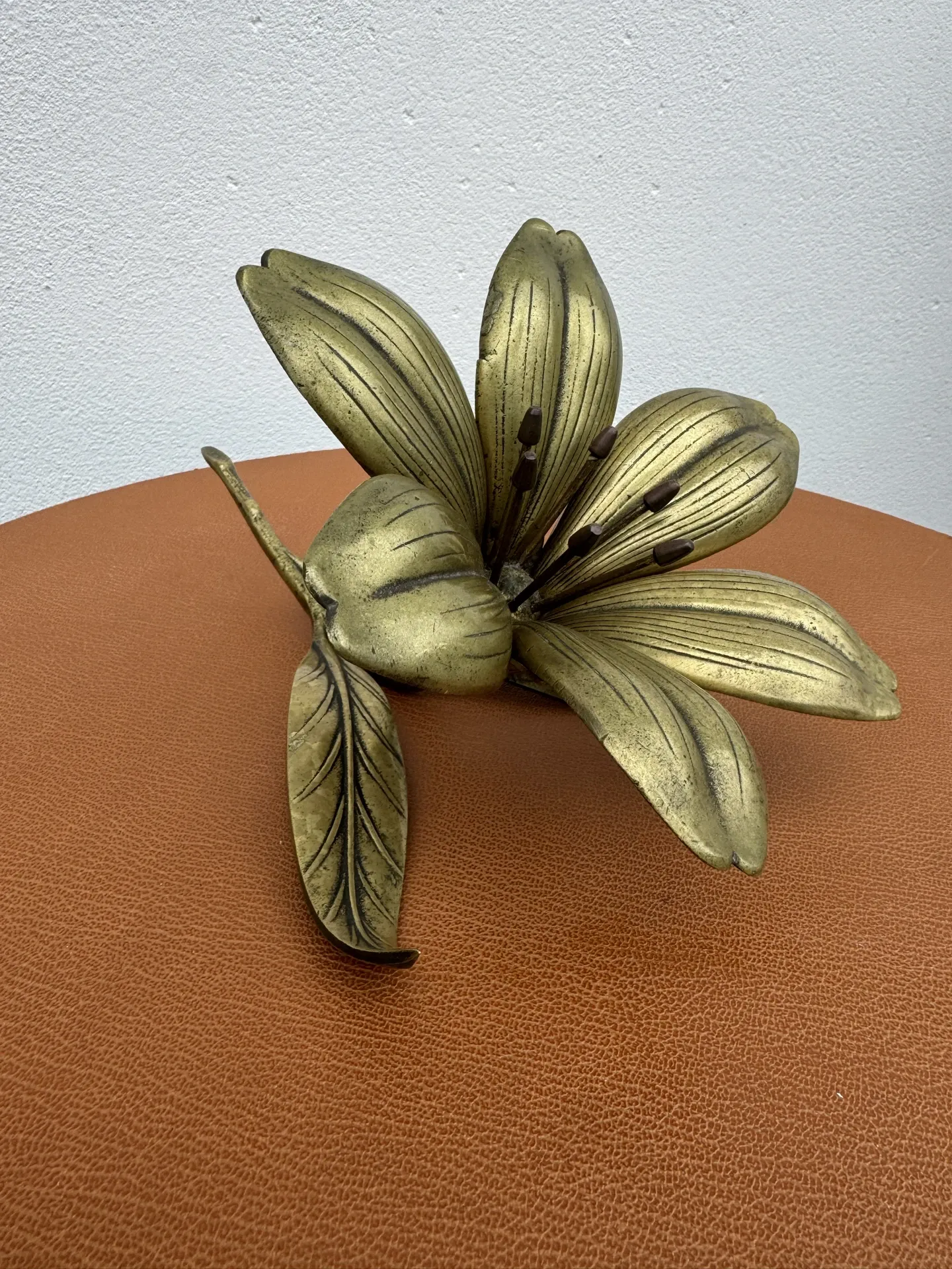 Fleur cendrier laiton massif années 60