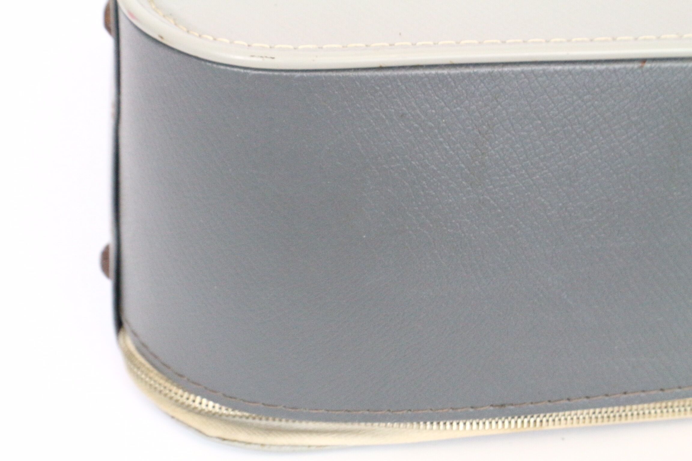 Remington travel-deter Deluxe typewriter with  case