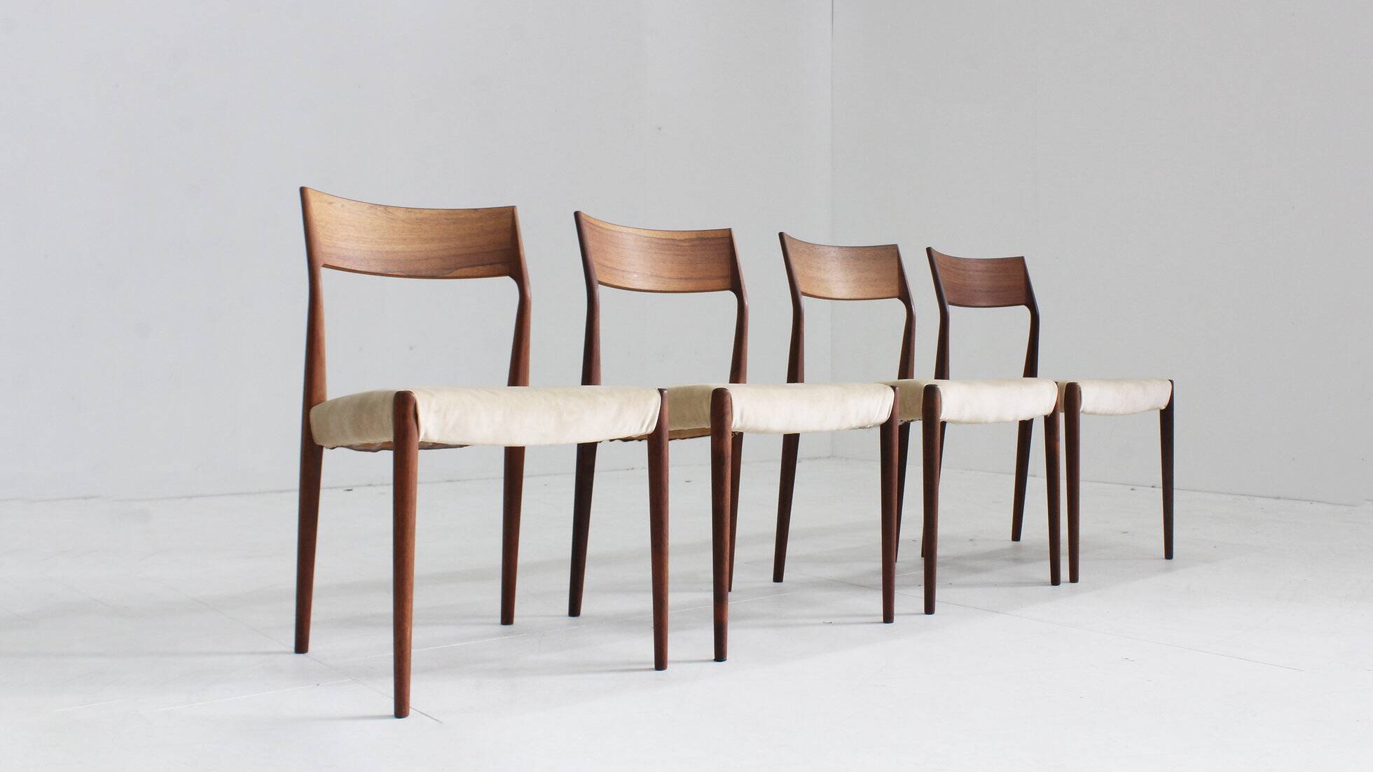 Chaises de salle à manger vintage des années 60 par Fristho, ensemble de 4