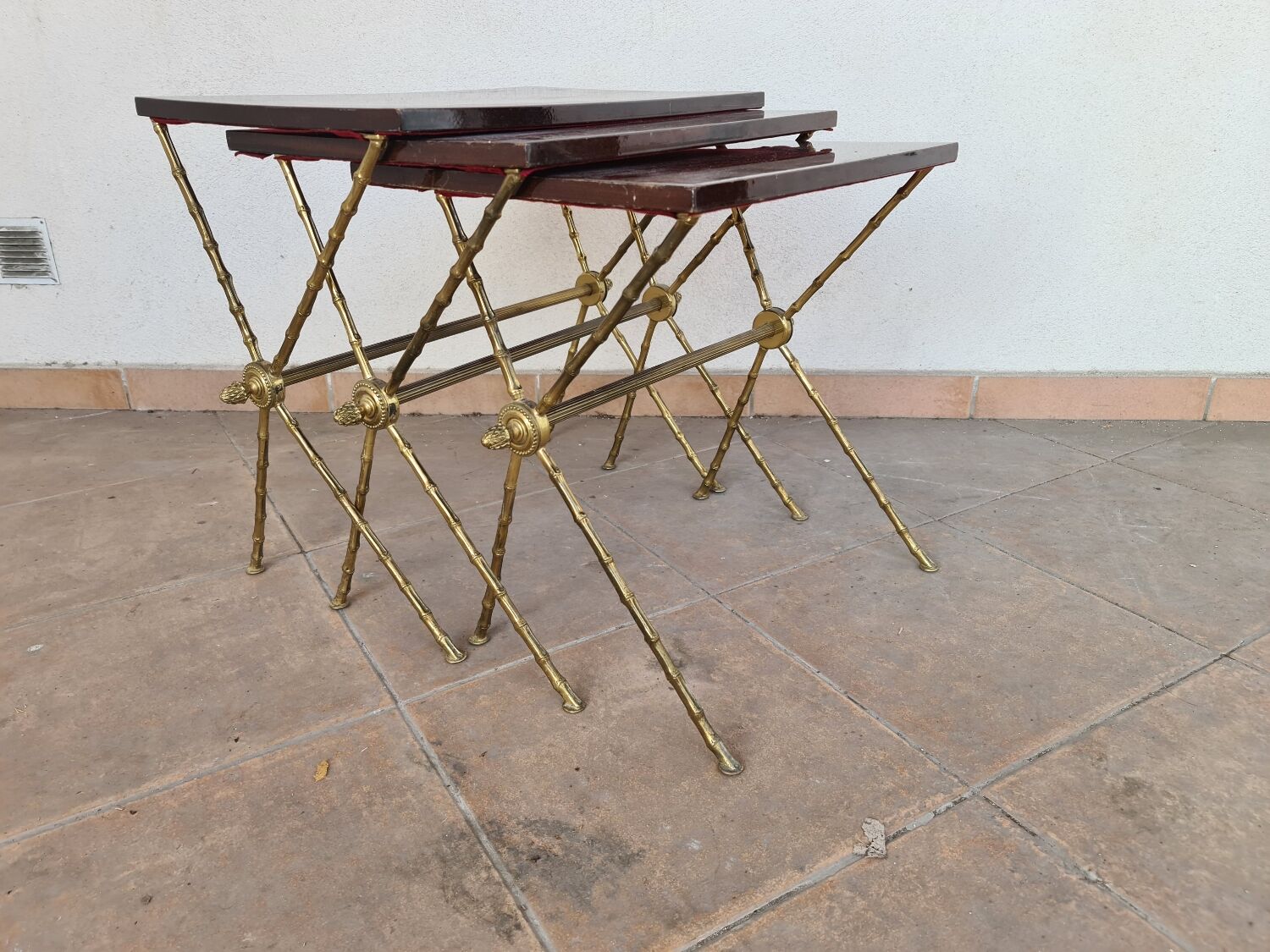 Série de 3 tables gigognes avec pieds en x