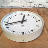 Horloge industrielle de Pragotron années 1970
