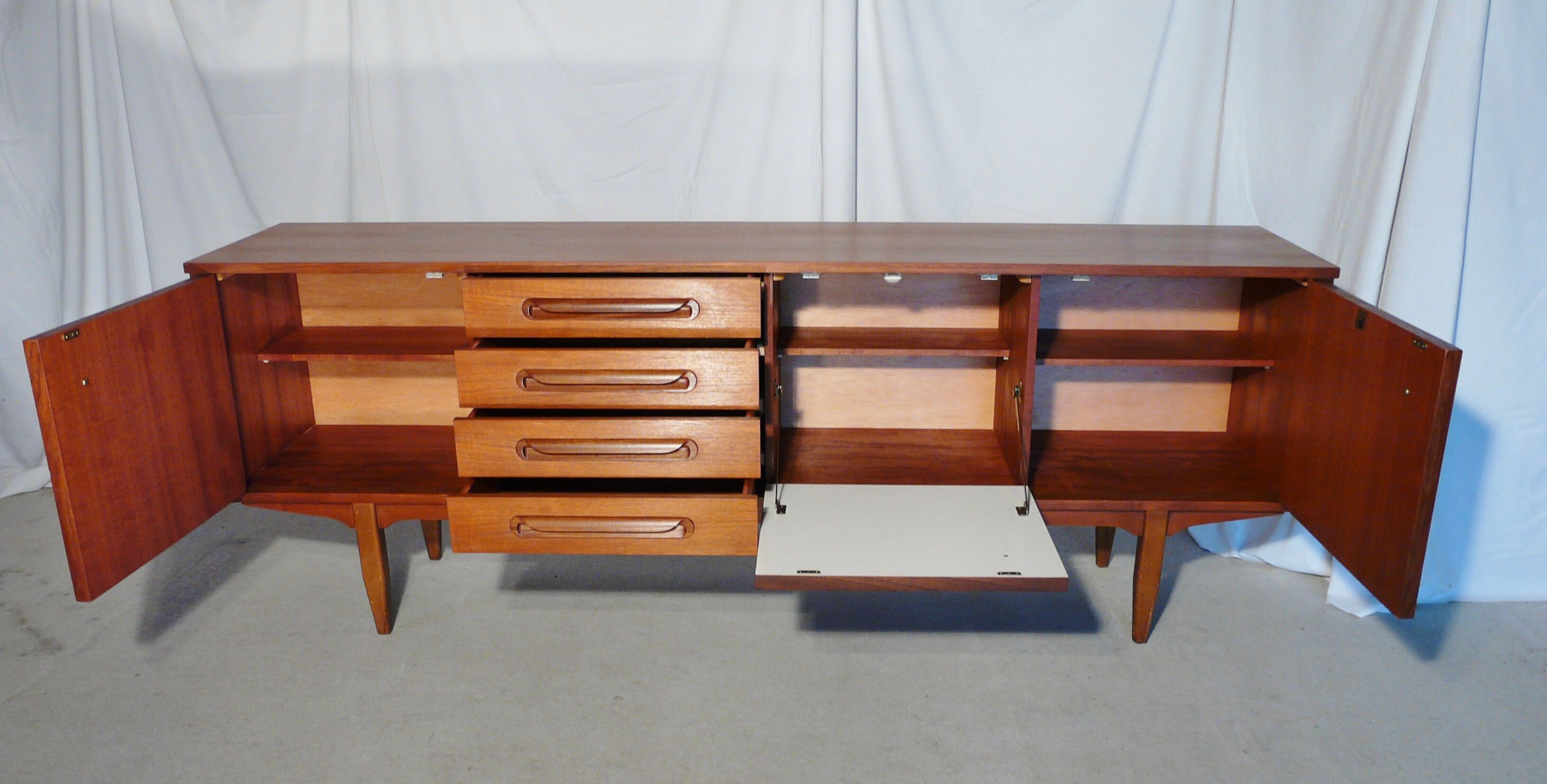 Stonehill Teak Scandinavian Line